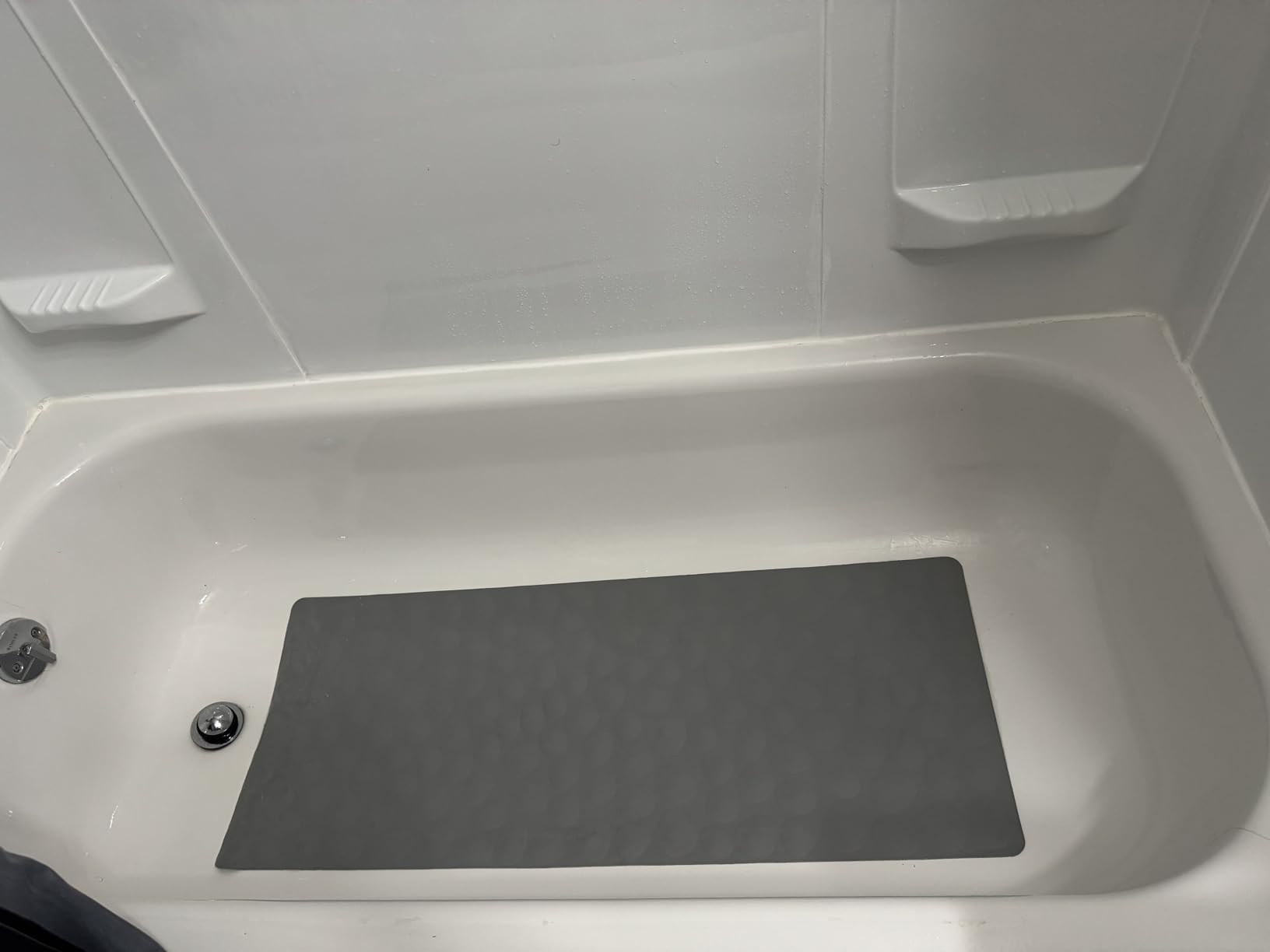 Non-Slip Bathtub Mat OTHWAY Soft Rubber Bathroom Bathmat with Strong Suction Cups (Grey) customer photo 2
