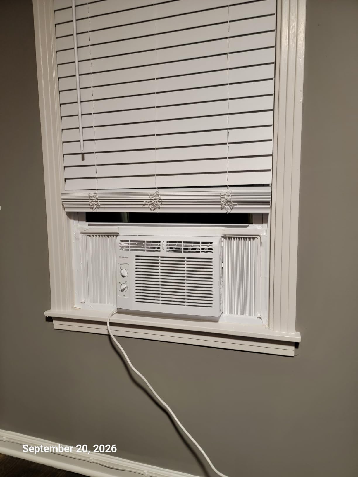 Frigidaire 5,000 BTU Window-Mounted Air Conditioner, Cools Up to 150 Sq. Ft., Quiet Operation, Effortless Temperature Control, 2 Fan Speeds, Auto Restart, White customer photo 2