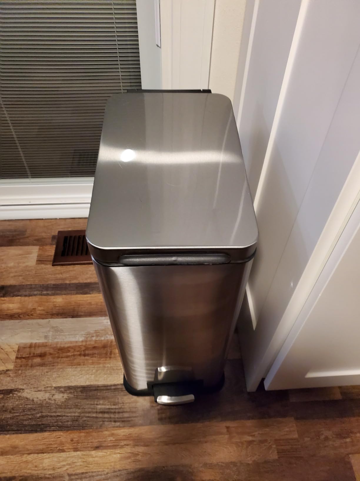 Home Zone Living 8 Gallon Kitchen Trash Can with Slim Fit Design customer photo 1