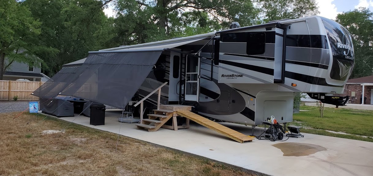 ShadePro - Vista Shade - RV Awning Shade Screen - Zipper Sun Screen Installs in Seconds - Solar Mesh Blocks 87% of Sunlight - The Original Camper Sunscreen Shade for Awnings - 17' x 8' - Black customer photo 1