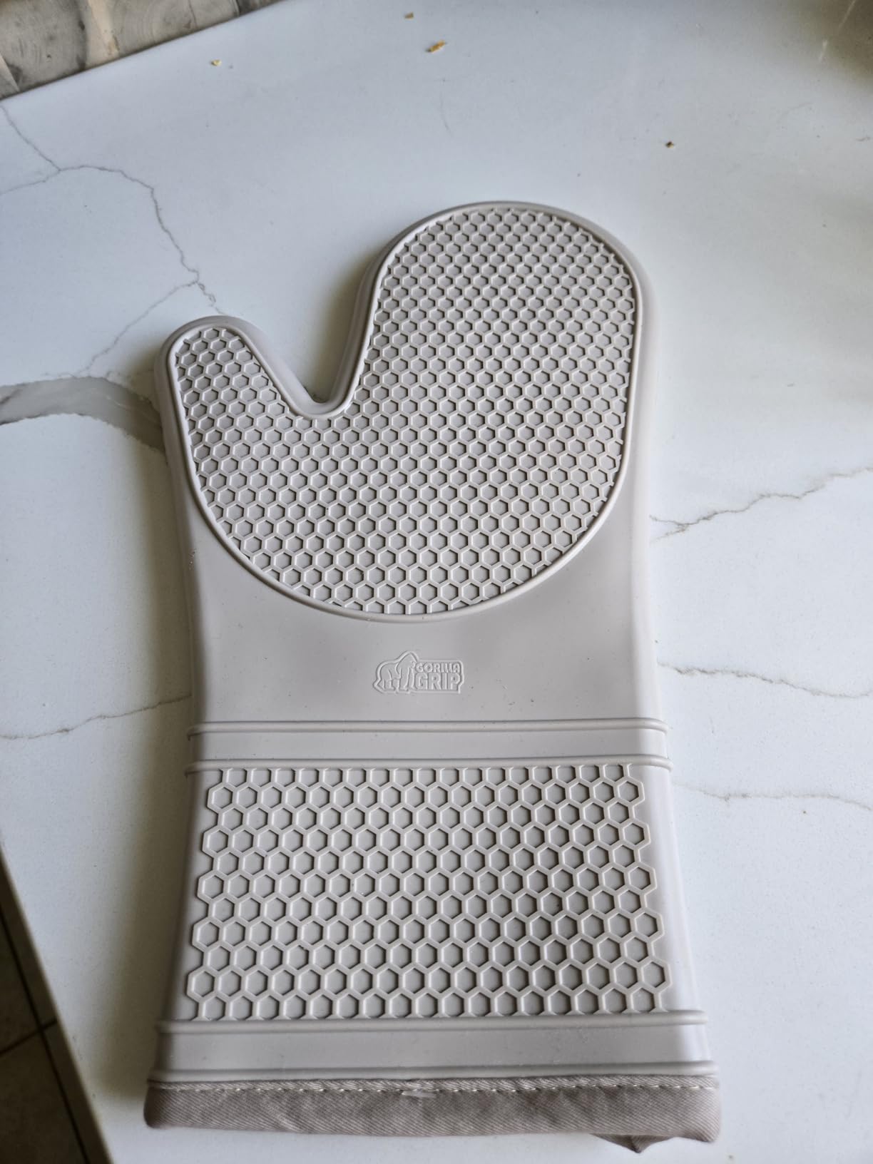 GORILLA GRIP Silicone Oven Mitts, 550F Heat Resistant, 12.5x8.3, Black customer photo 2