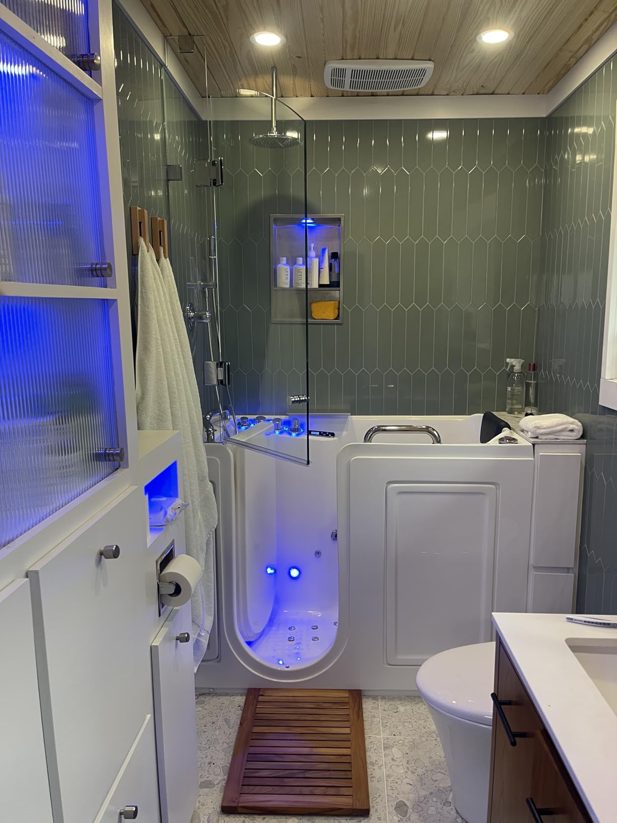 ANZZI Walk In Tub, 27 X 53 In, Right Drain, 12 Whirlpool & 18 Air Jets customer photo 2