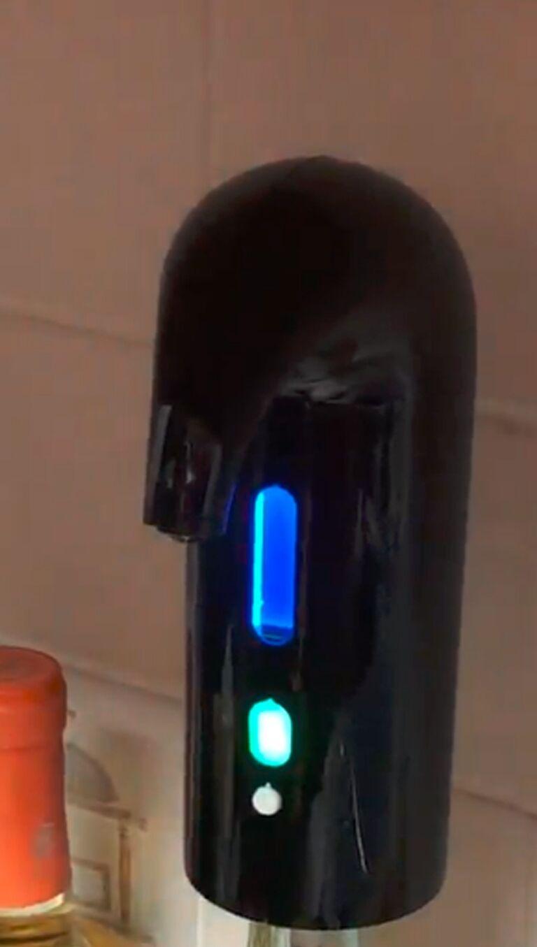 Automatic One-Touch Electric Wine Aerator Pourer and Wine Decanter customer photo 1