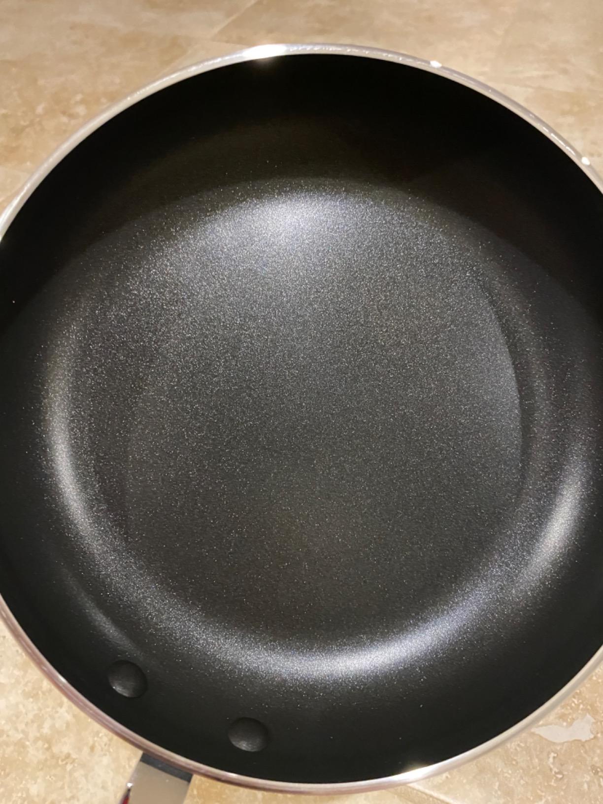 Amazon Basics Non-Stick Cookware Set, Pots and Pans with Lids, Hard Anodized Aluminum, Dishwasher Safe, Oven Safe, Black, 12-Piece customer photo 1