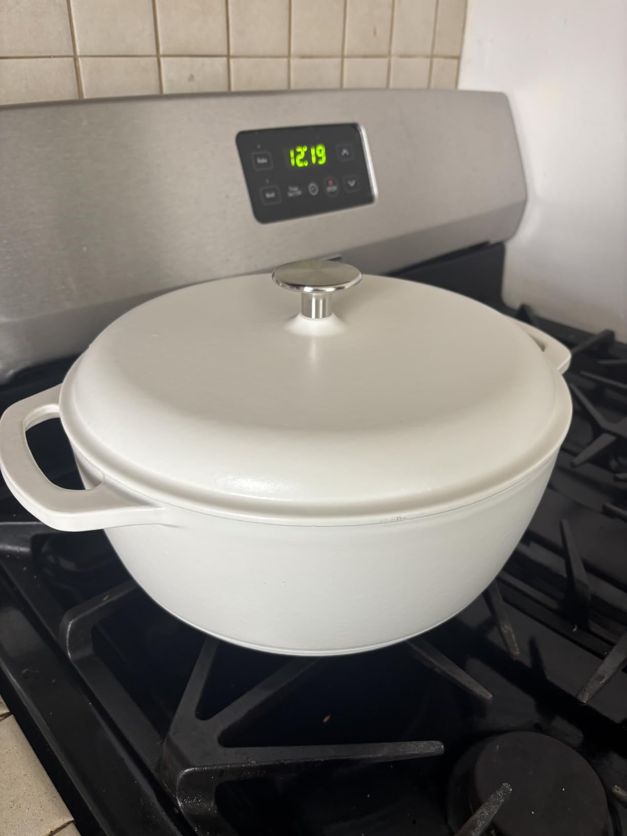 Amazon Basics Enameled Cast Iron Dutch Oven Pot with Lid, 6-Quart, Matte Navy customer photo 1