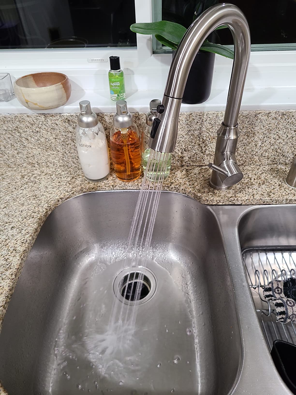 Arofa Brushed Gold Kitchen Faucet with Pull Down Sprayer, 3-Mode Sprayer customer photo 1
