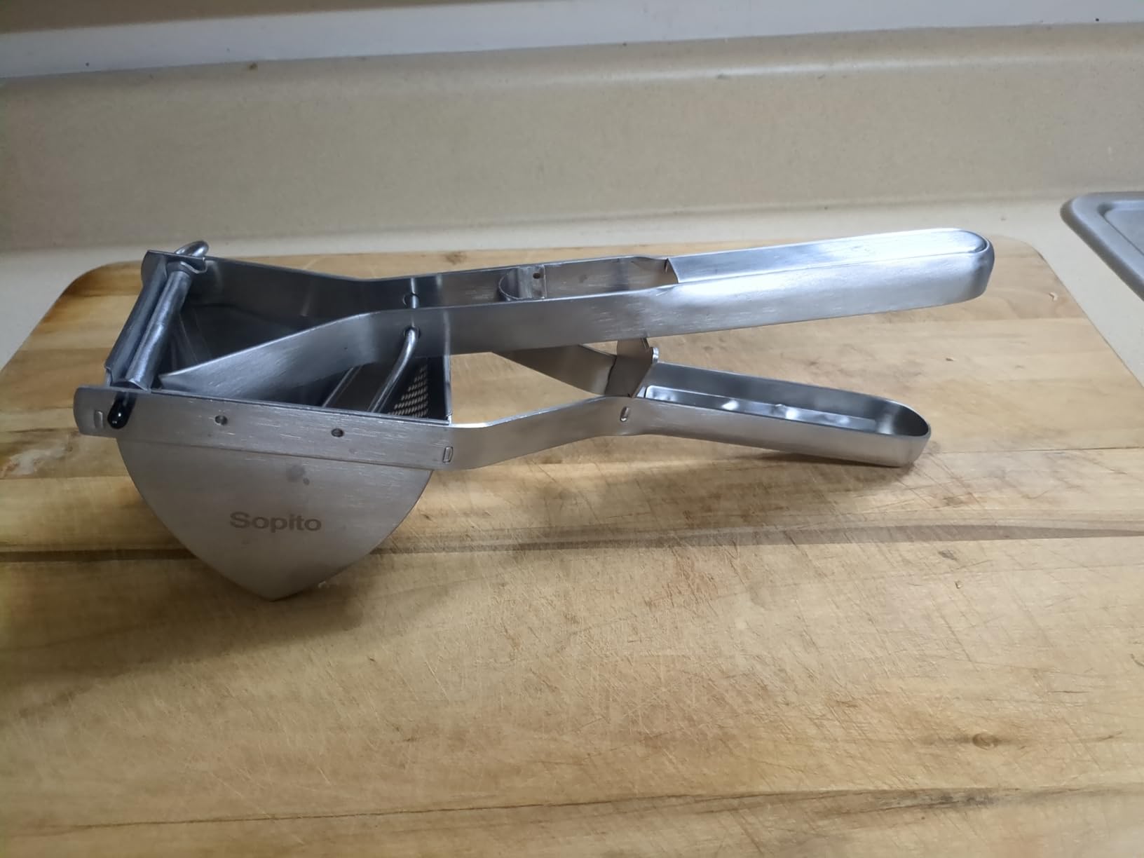 Sopito 22 oz Stainless Steel Potato Ricer, Heavy Duty Large Potato Masher customer photo 2