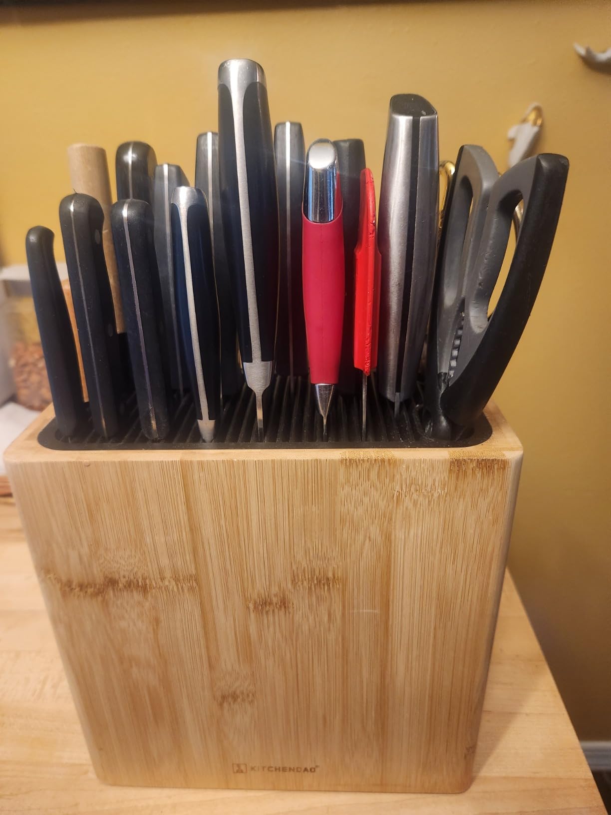 KITCHENDAO XL Bamboo Universal Knife Block Holder with Slots for Scissors and Sharpening Rod, Safe, Space Saver Knives Storage Stand Display without Knives, Unique Slot Design to Protect Blade customer photo 1