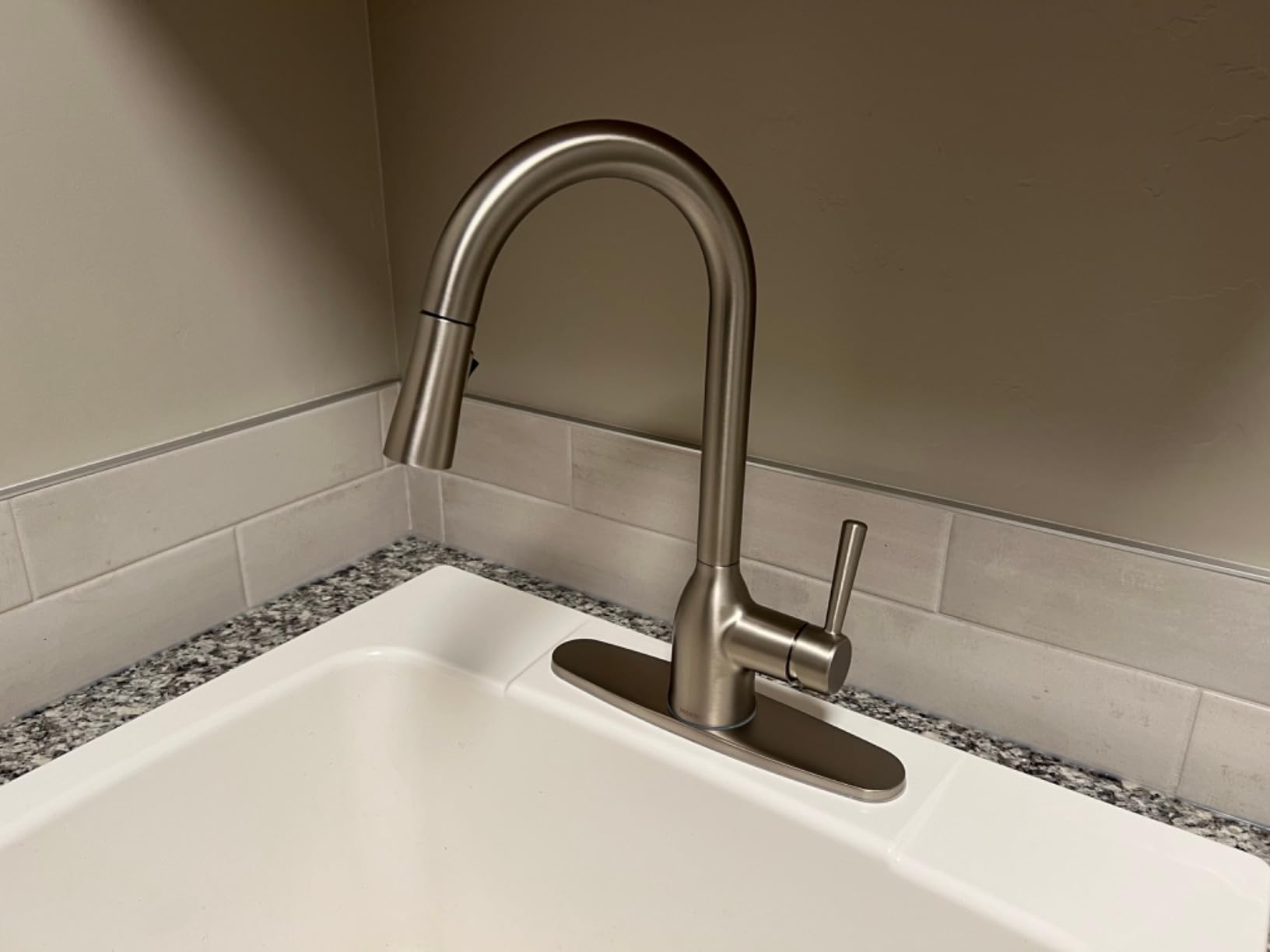 Moen Adler Spot Resist Stainless One-Handle High Arc Pulldown Kitchen Faucet with Power Clean, 87233SRS customer photo 2