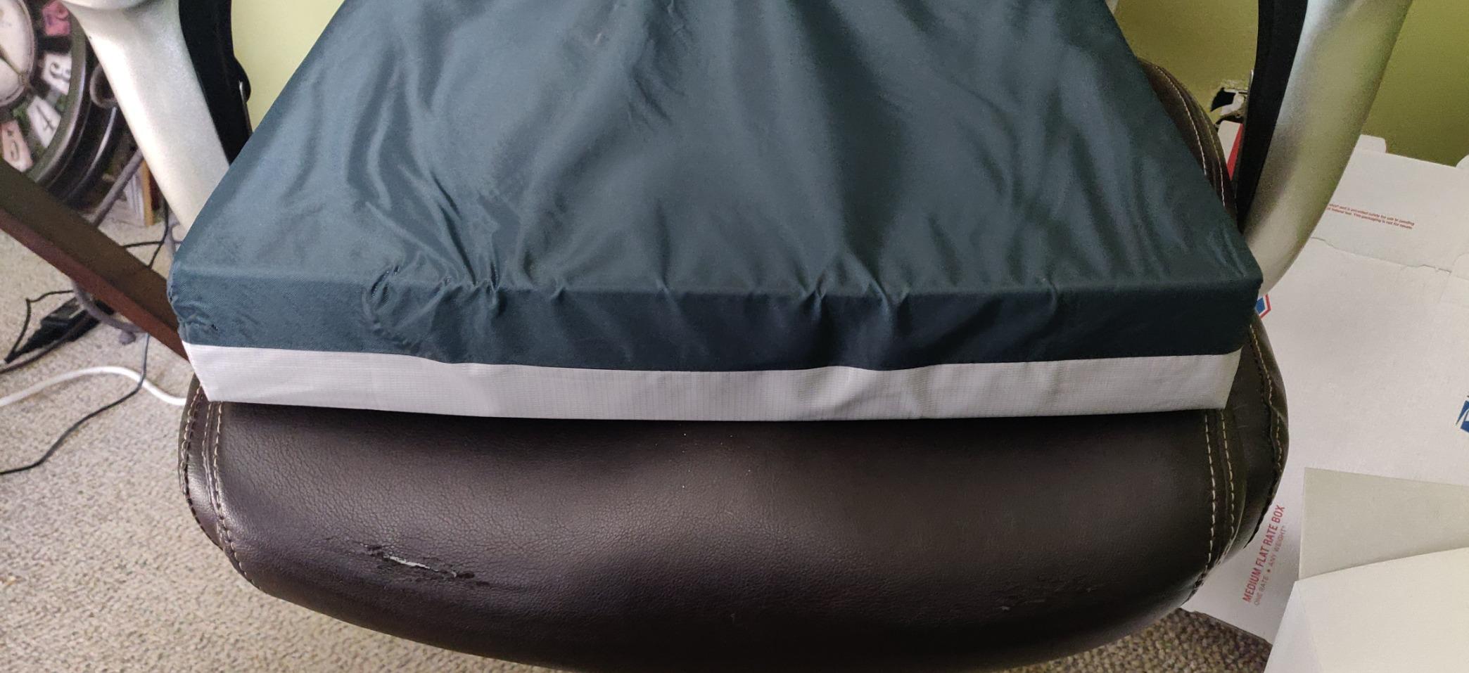 Kölbs Gel Extreme Wheelchair Cushions Seat Cushion, Coccyx, Sciatica & Tailbone Pain Relief Seating Pad Ideal for Office, Kitchen Wheelchairs and Auto, 24 x 18, 3 Inch Thick customer photo 1