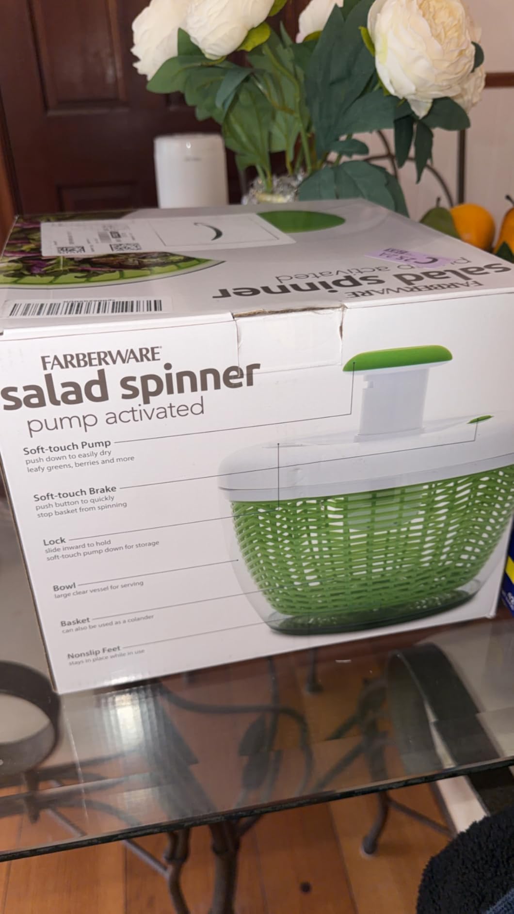 Farberware Easy to Use Pro Pump Spinner with Bowl, Colander and Built-in Draining System, 6.6 quart, Green customer photo 2