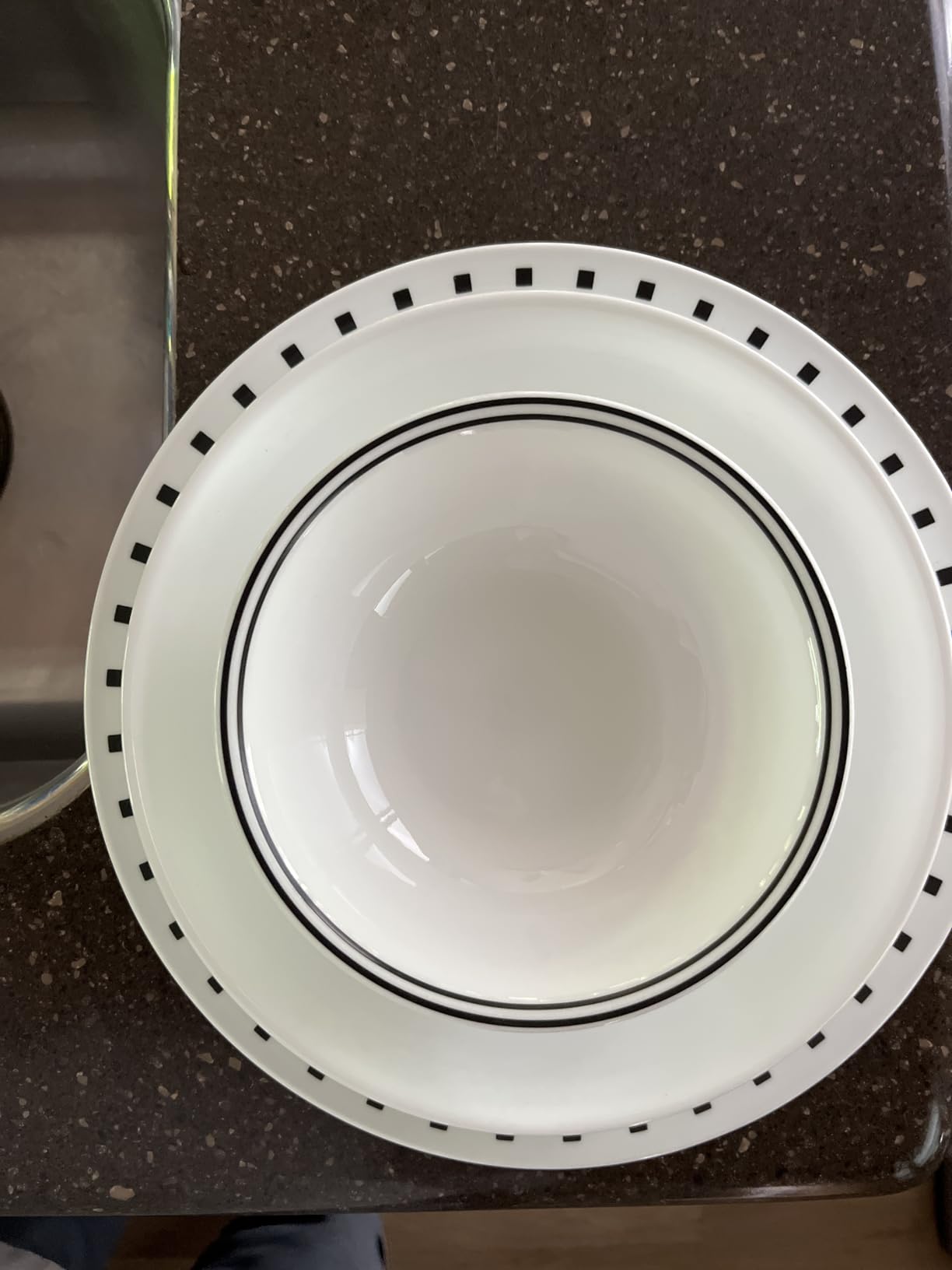 Corelle 4-Pc Versa Bowls for Pasta Salad and More, Service for 4, Durable and Eco-Friendly 30-Oz, Compact Stack Bowl Set, Microwave and Dishwasher Safe, White customer photo 2