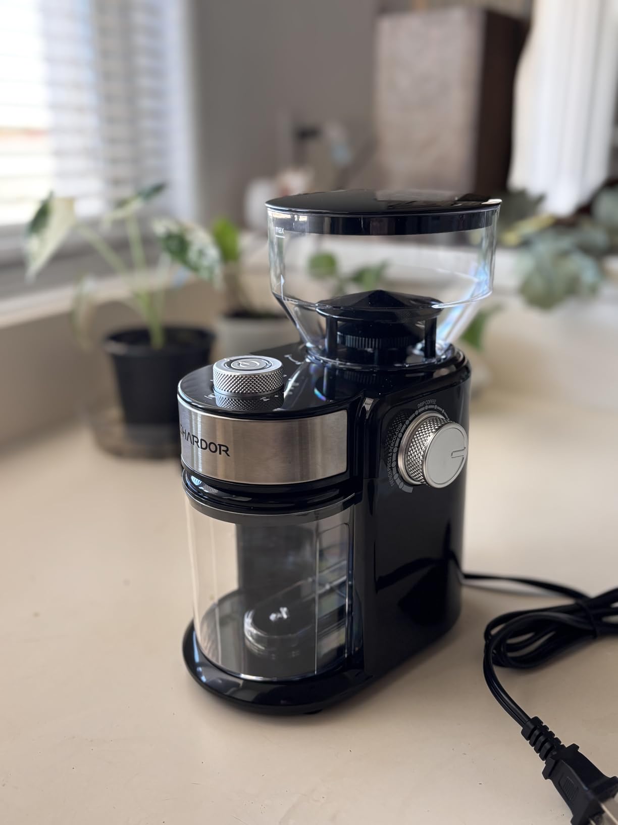 SHARDOR Electric Burr Coffee Grinder 2.0, Automatic Coffee Bean Grinder for Home Use, Adjustable Burr Mill with 16 Precise Settings for Espresso & French Press, Glossy Black customer photo 1