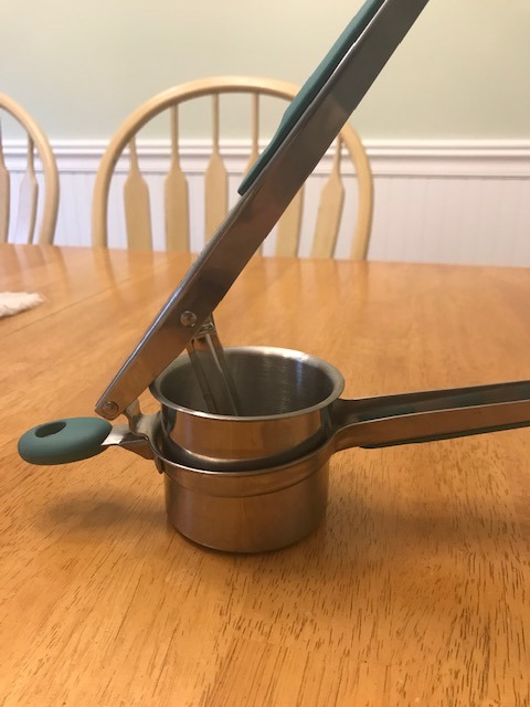 SPEENSUN Heavy Duty Potato Ricer, 3 Interchangeable Discs, Stainless Steel customer photo 2