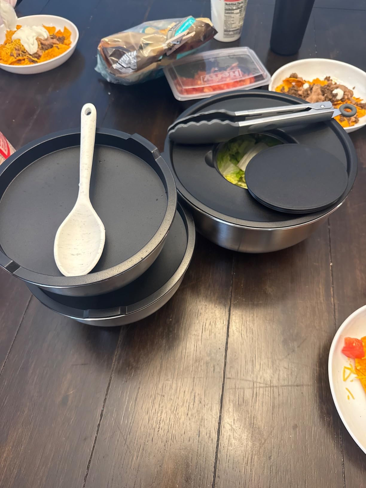 Wildone Mixing Bowls with Airtight Lids Set, 5PCS Stainless Steel Khaki Nesting Bowls for Kitchen, with Grater Attachments & Non-Slip Bottoms, Size 5, 3, 2, 1.5, 0.63 QT, Great for Mixing & Serving customer photo 2