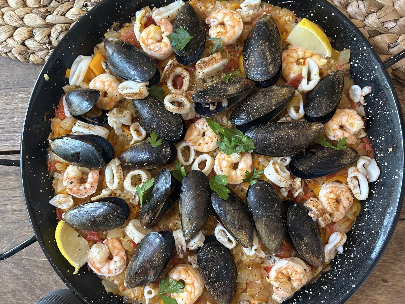 Machika Enamel Paella Pan | Paella Pan | Skillet for Paella and Rice Recipes | Perfect for Indoor & Outdoors | Easy Cleaning | Rust Proof Coating | 12 Servings | 18 inches | customer photo 1