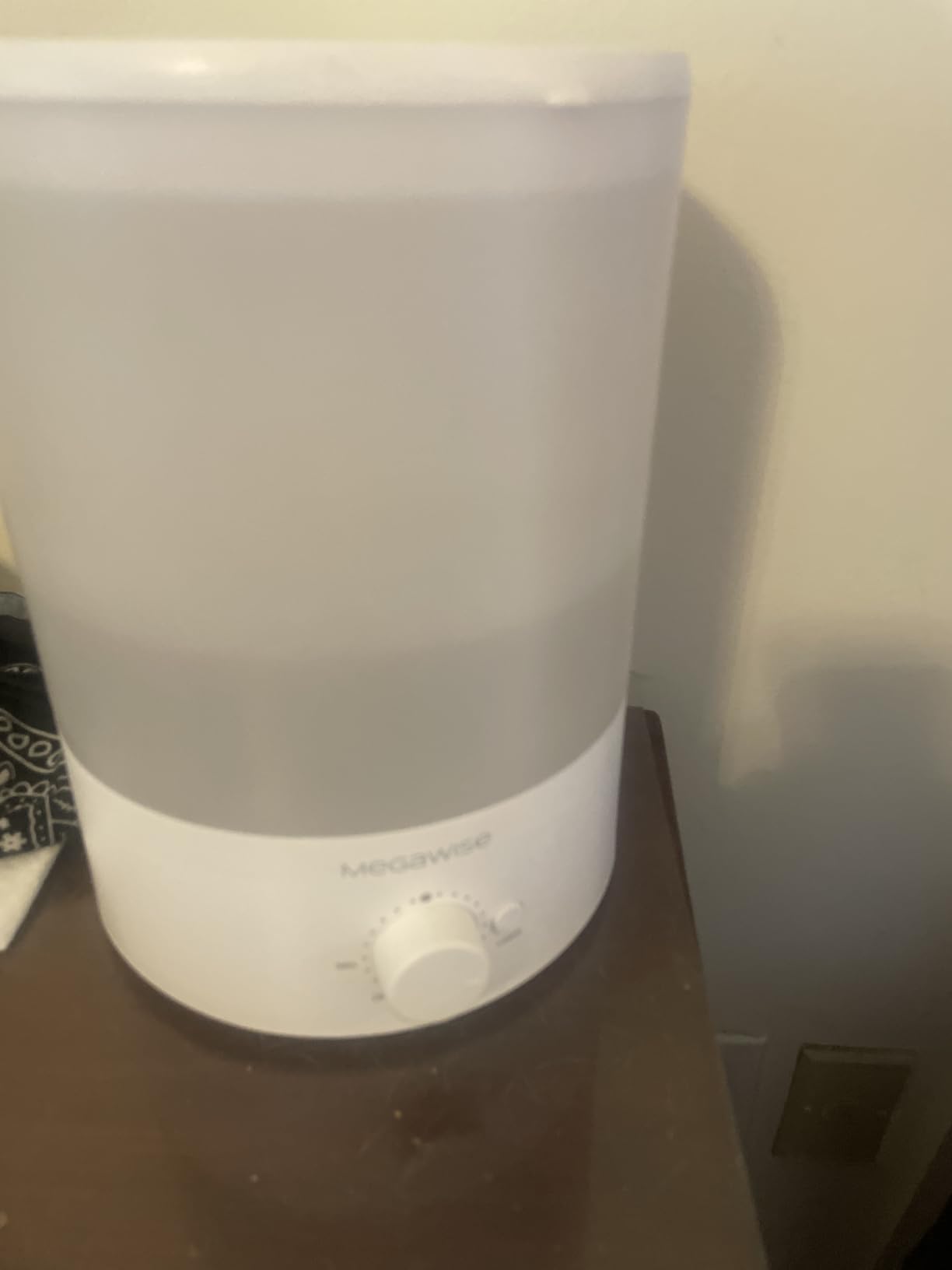 MEGAWISE 1.5L Quiet Cool Mist Humidifier, 25dB, Portable for Bedroom | 25dB, 10hrs, auto shut-off, BPA-free, aromatherapy-perfect for bedroom/office/nursery! customer photo 1