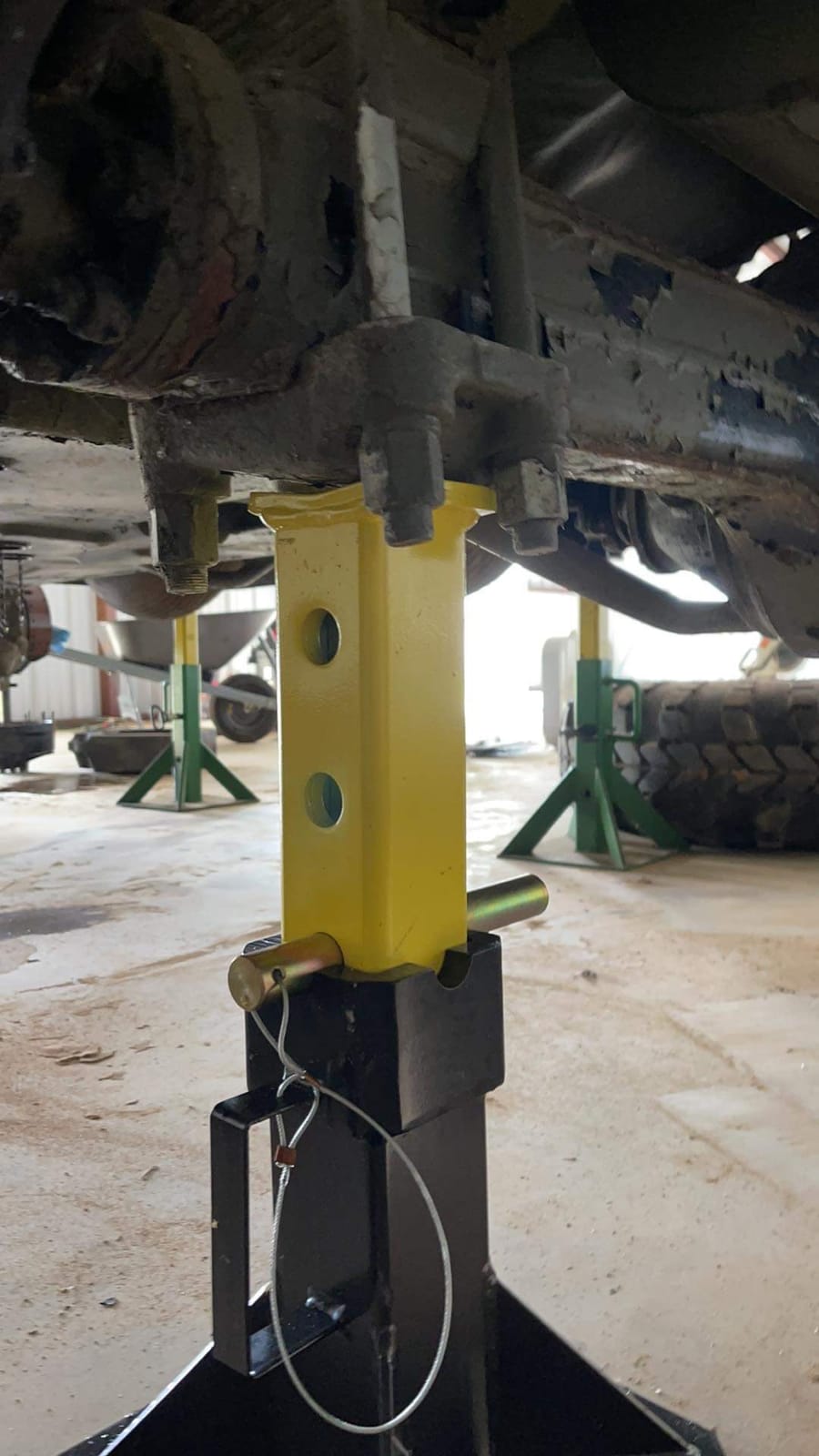 Jack Stands [22-Ton Capacity] customer photo 2