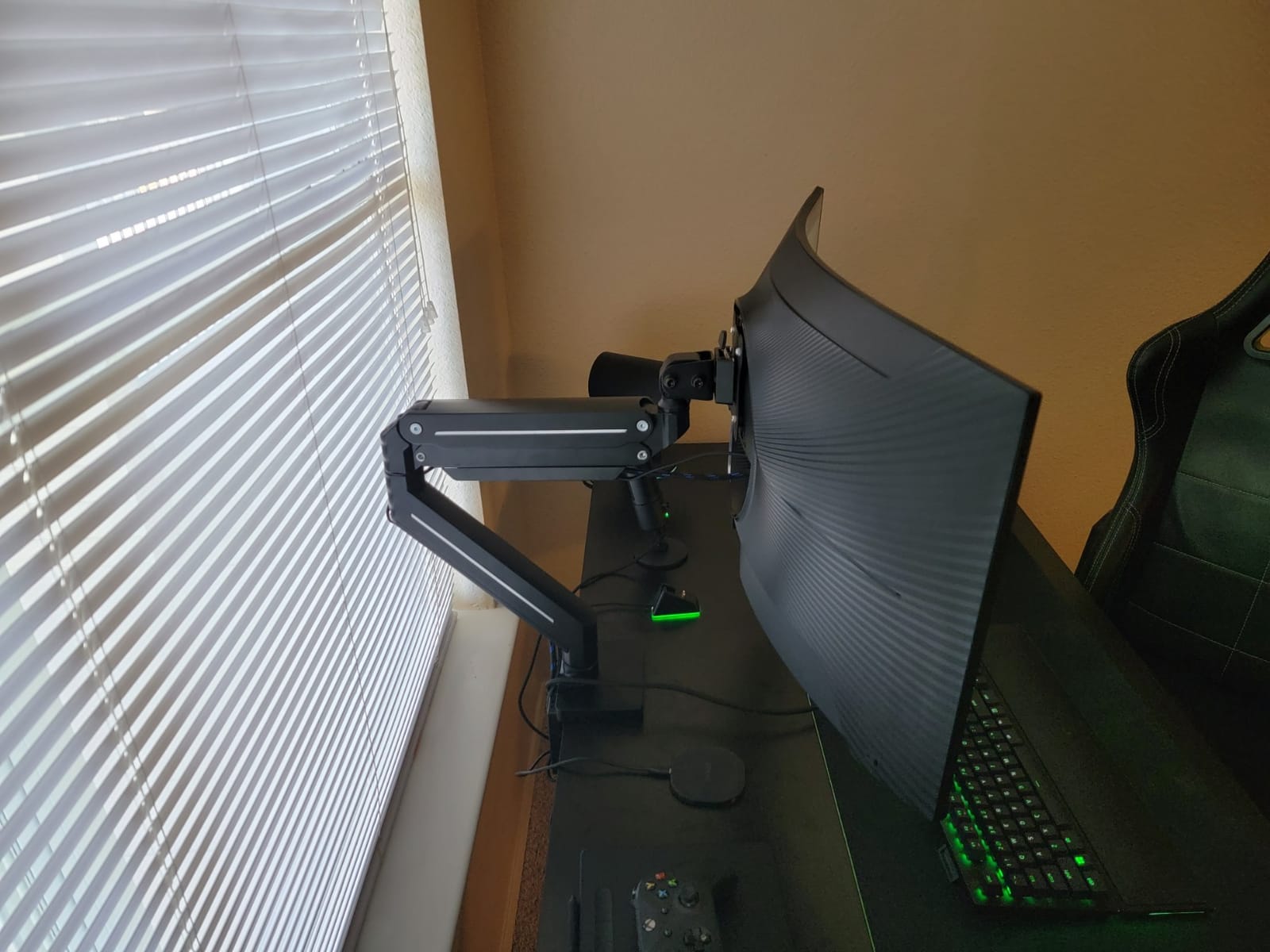 Samsung 34' Odyssey G5 Ultra-Wide Gaming Monitor with 1000R Curved Screen | 165Hz, 1ms, FreeSync Premium, Large Display, Eye Comfort, Multiple Ports, WQHD (LC34G55TWWNXZA) customer photo 1