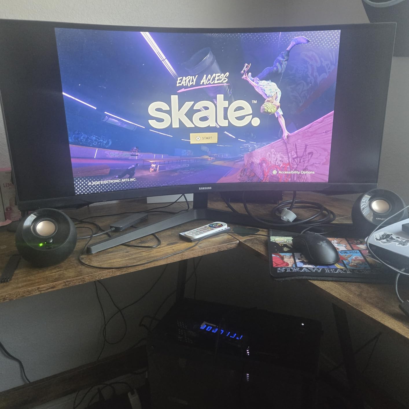 Samsung 34' Odyssey G5 Ultra-Wide Gaming Monitor with 1000R Curved Screen | 165Hz, 1ms, FreeSync Premium, Large Display, Eye Comfort, Multiple Ports, WQHD (LC34G55TWWNXZA) customer photo 2