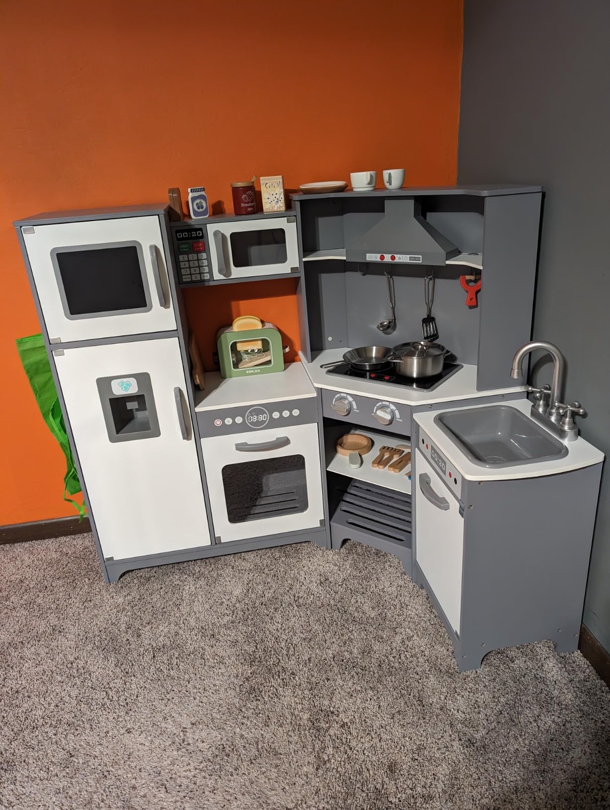 Amazon Basics Kids Corner Interactive Wooden Play Kitchen Set, Stove, Oven, Sink, Fridge and Accessories for Toddlers, Preschoolers, Children Age 3+ Years, Espresso/Gray, 39.37
