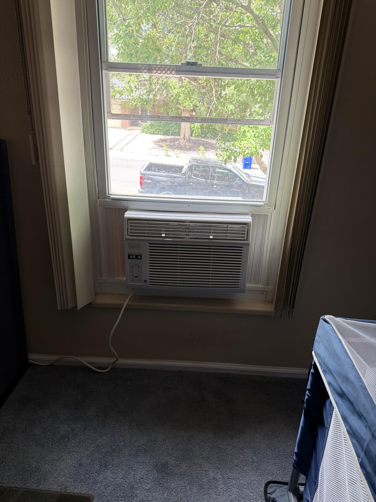 BLACK+DECKER Window Air Conditioner 6000 BTU, BD06WT6, White customer photo 2