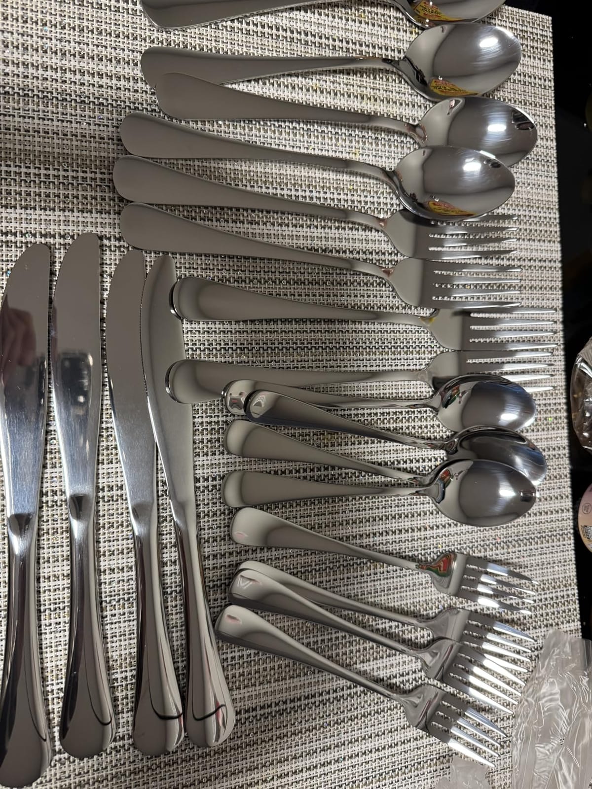 LIANYU 20 Piece Matte Gold Silverware Set, Stainless Steel Gold Flatware customer photo 1
