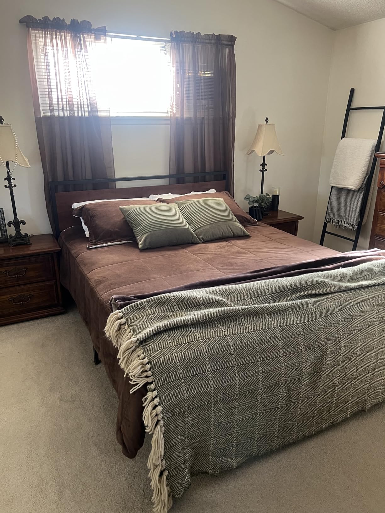 Allewie Queen Size Bed Frame, Heavy Duty 12 Metal Slats Support, Mahogany customer photo 2