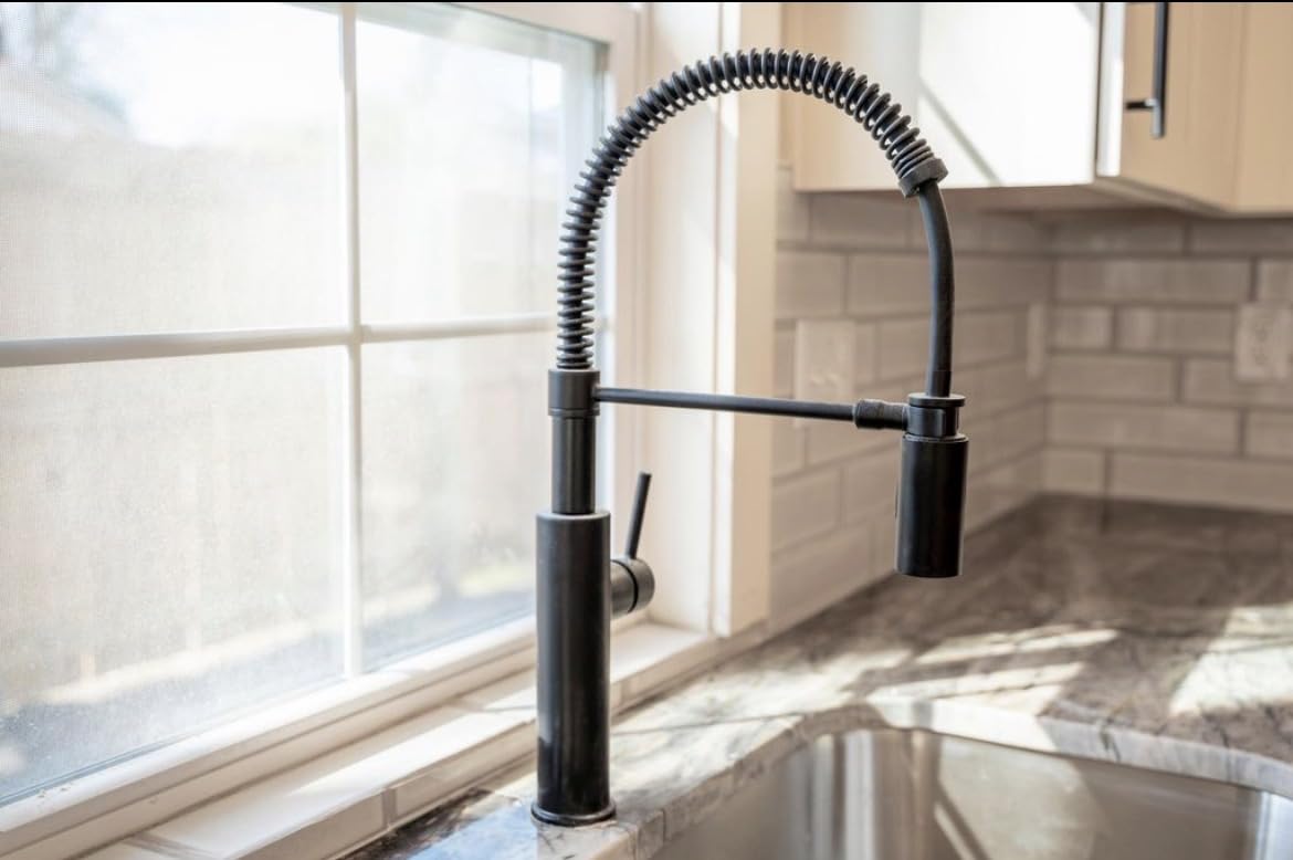 Delta Antoni Pro Style Commercial Kitchen Faucet with Pull Down Sprayer, Brushed Nickel Single Hole Kitchen Sink Faucet, Single Handle, Spotshield Stainless 18803-SP-DST customer photo 1