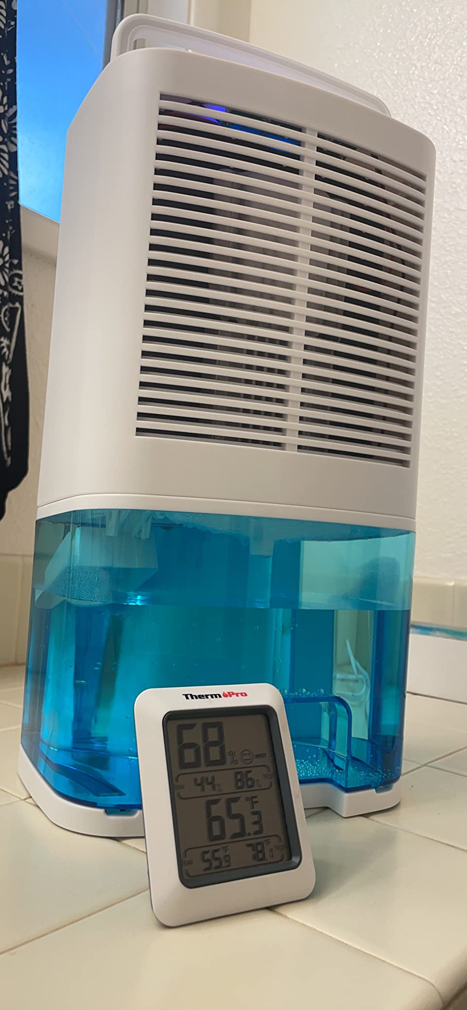 Dehumidifier 68oz(2000ml) Small Dehumidifier with Drain Hose for Up to 650 sq.ft Ultra Quiet Mini Portable Air for Home Basements Bathroom Bedroom Closet Kitchen RV customer photo 2