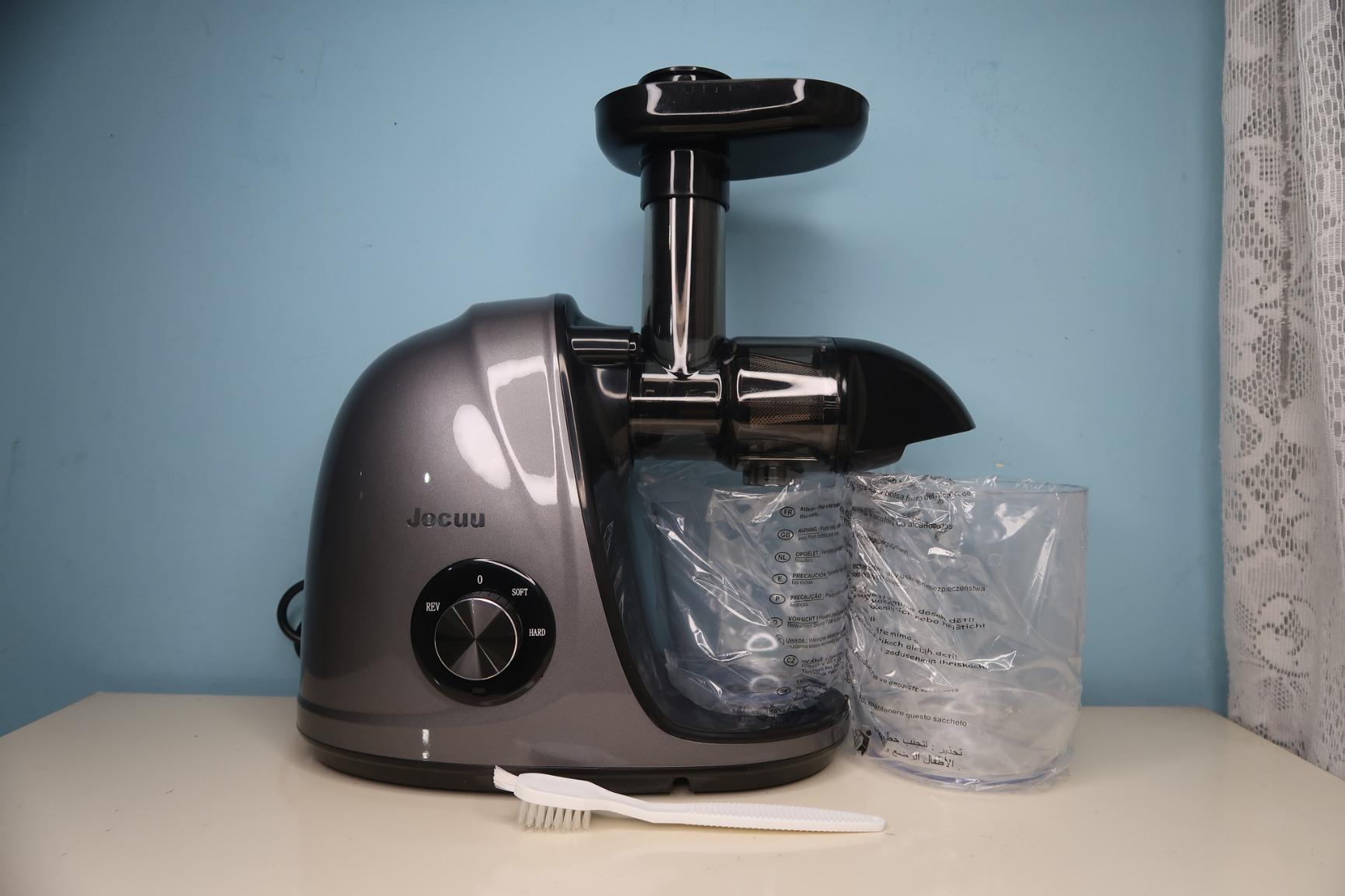 Jocuu Slow Masticating Juicer with 2-Speed Modes - Cold Press Juicer Machine - Quiet Motor & Reverse Function - Easy to Clean Juicer Extractor - Juice Recipes for Fruits & Vegetables (Black) customer photo 2