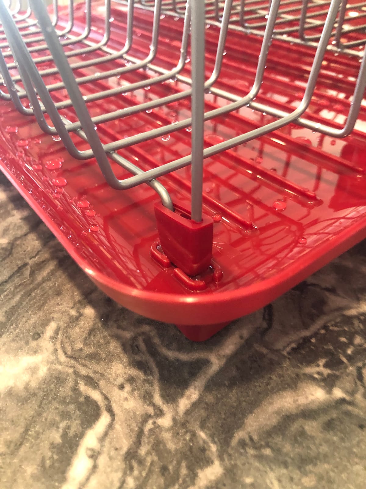 Farberware Classic Large Rust Resistant Full Dishrack with Removable 3 Compartment Flatware Caddy, Andlged Drain Board, 3-Piece, White customer photo 2