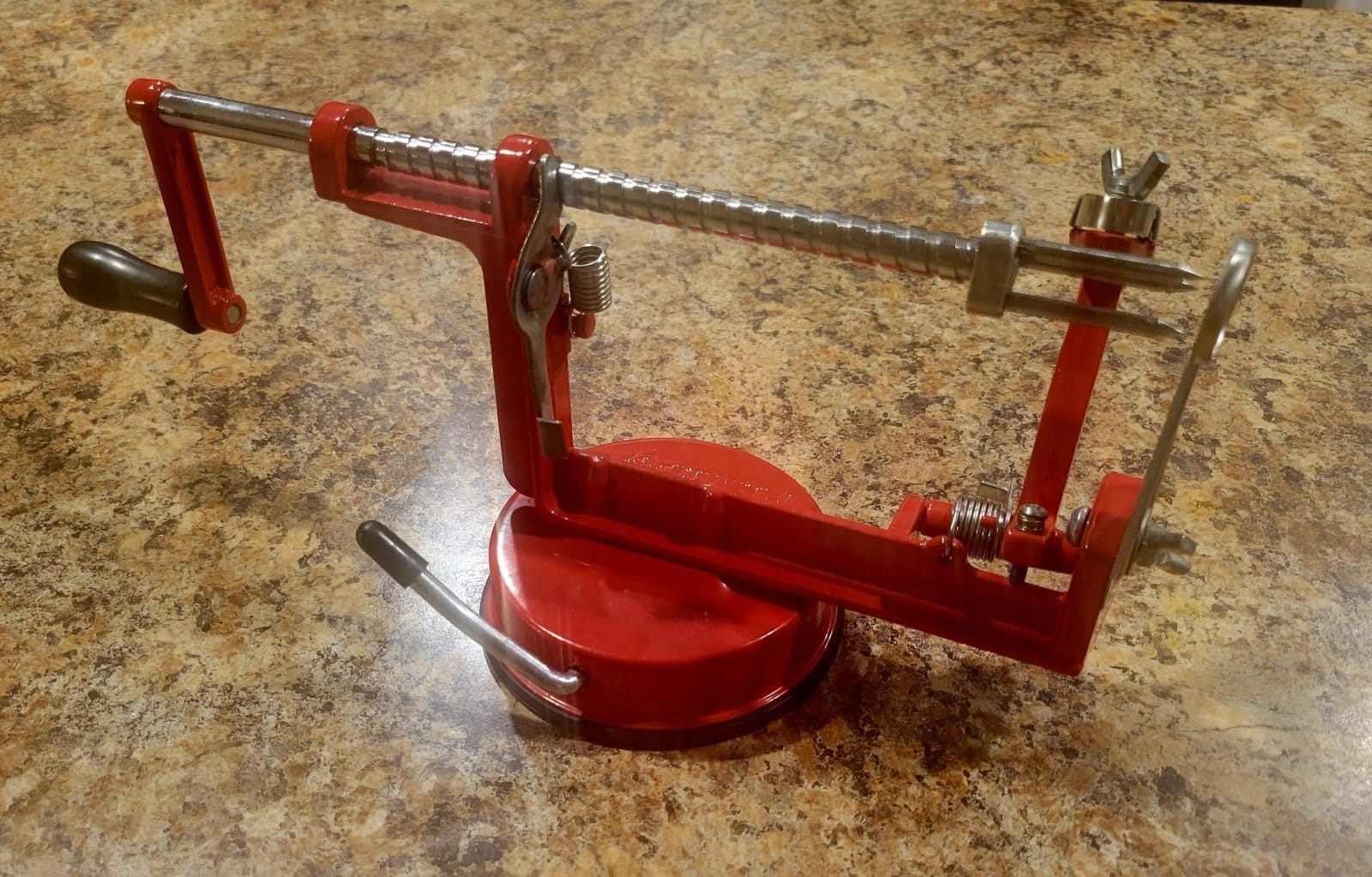 Apple Peeler Slicer Corer with Stainless Steel Blades and Powerful Suction Base for Apples Pears Potatoes(Blue) customer photo 1