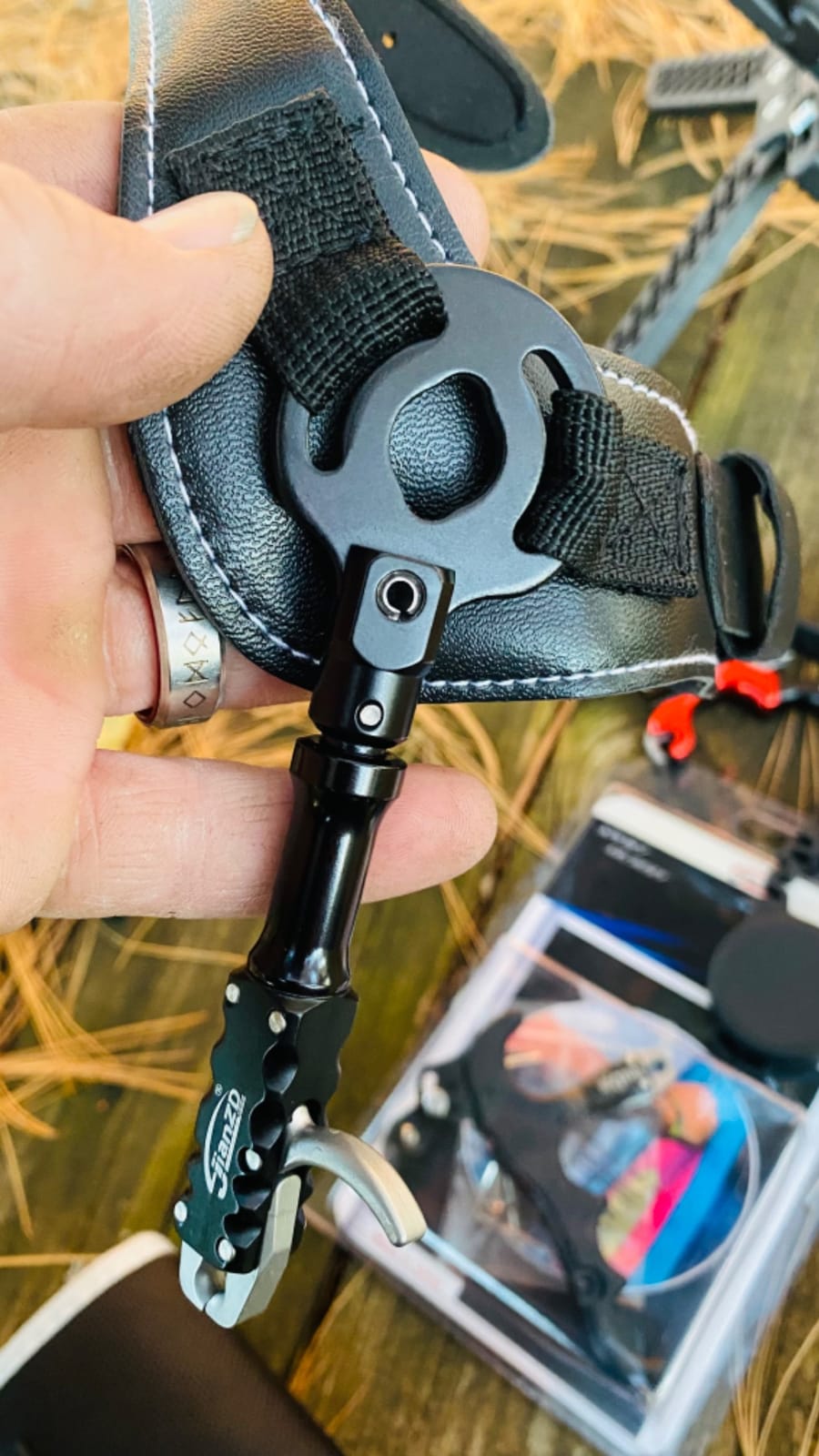 Adjustable Wristband Release, Index Finger Release, Composite Bow, 360 Degree rotatable Jaws, Automatic Closure, Bow and Arrow Archery Accessories, Archery Release Aids customer photo 2