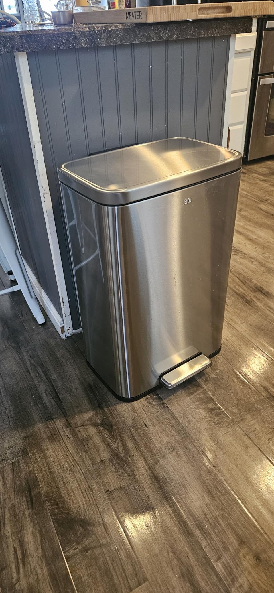EKO Madison Brushed Stainless Steel 13.2 Gal/50L Kitchen Step Trash Can or Recycling Bin, Removable Inner Liner, Soft Close Lid, Fingerprint Resistant Finish customer photo 1