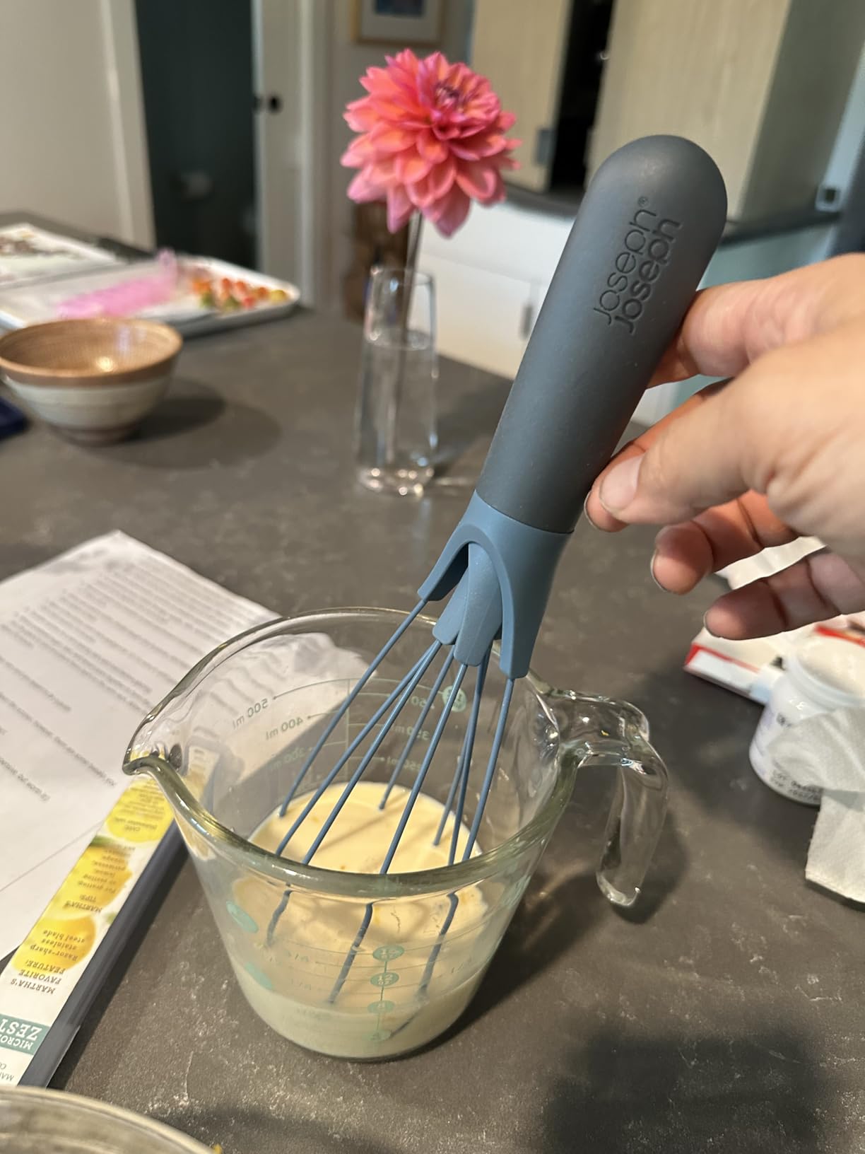 Joseph Joseph Twist Whisk 2-in-1 Collapsible Flat & Balloon Whisk customer photo 2