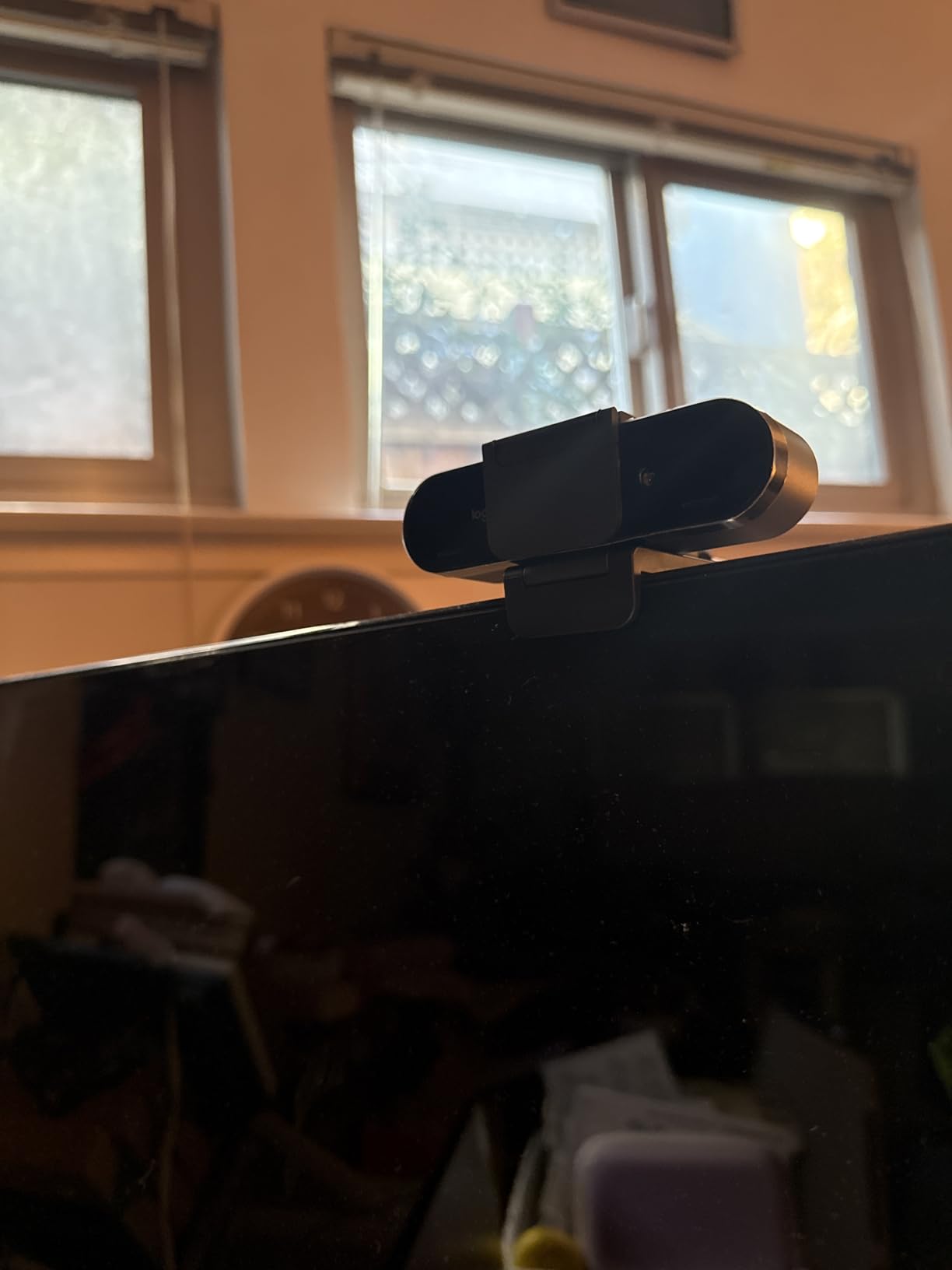 Logitech Brio Ultra 4K HD Webcam for Streaming and Meetings - Black | Ultra HD with glass lens, auto light correction, wide view, works with Windows Hello, certified for Teams, Zoom, Google Meet customer photo 2