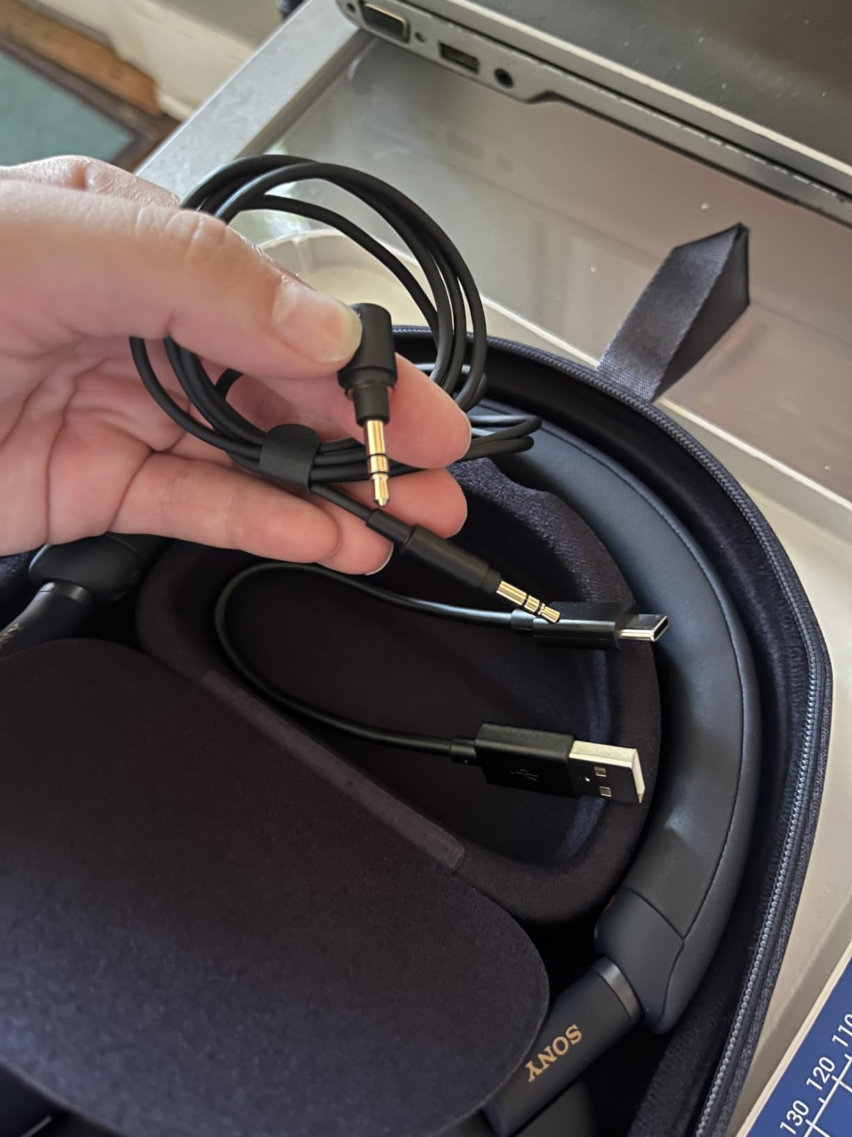 Sony WH-1000XM5 Premium Noise Cancelling Wireless Headphones, Black customer photo 2