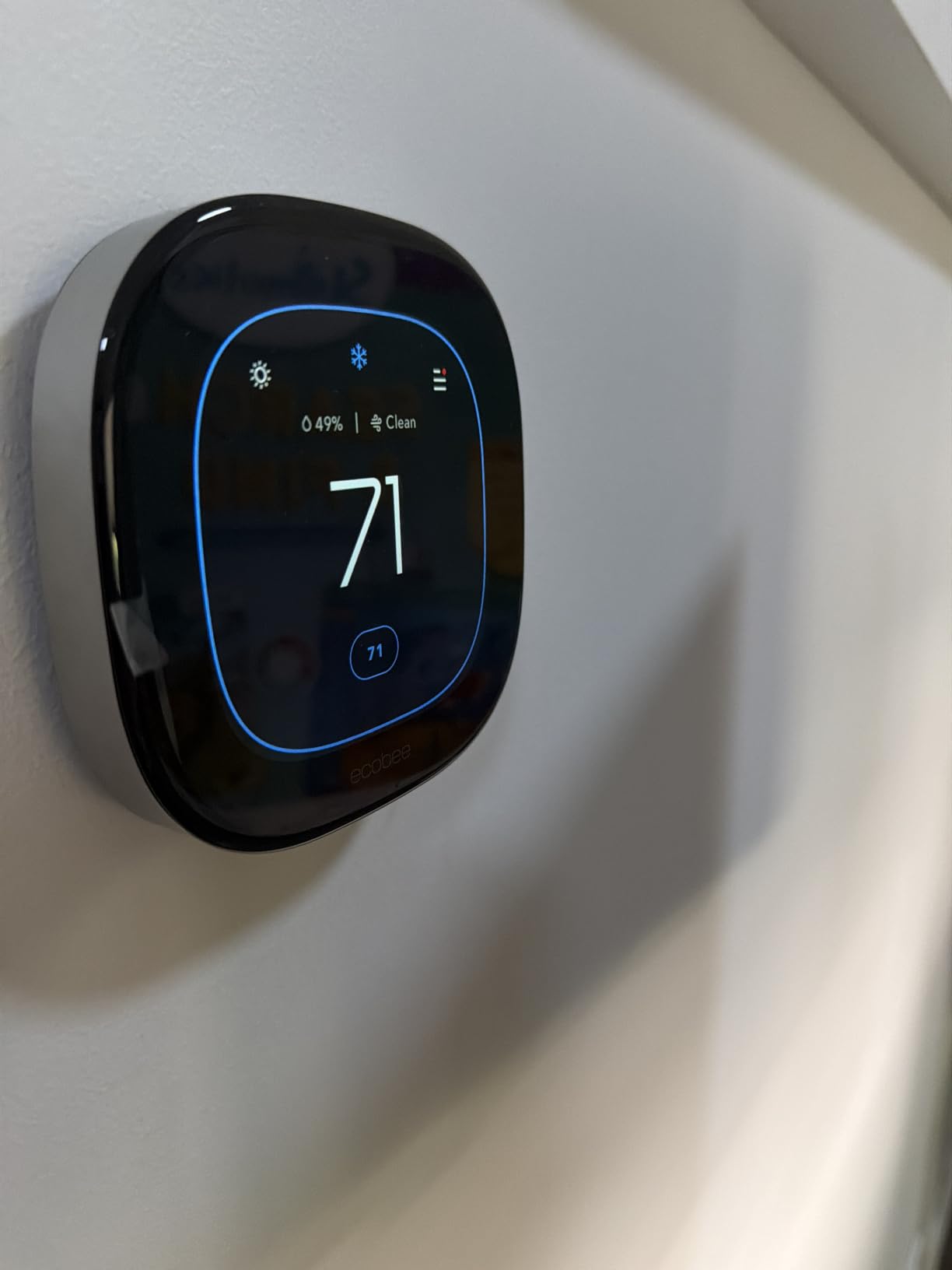 ecobee Smart Thermostat Premium - WiFi, Siri & Alexa Built-In, Smart Sensor | Air Quality Monitor. Works with Alexa, Siri and Google Home. Live view from your ecobee Doorbell. Energy Saving thermostat customer photo 1