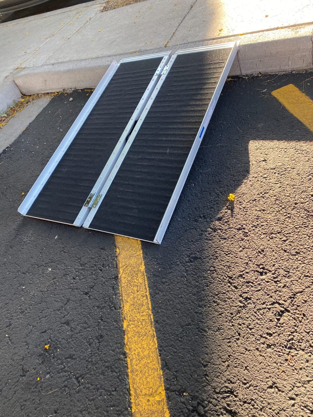5FT Wheelchair Ramp with Support Legs, Portable Ramps for Home Steps customer photo 1