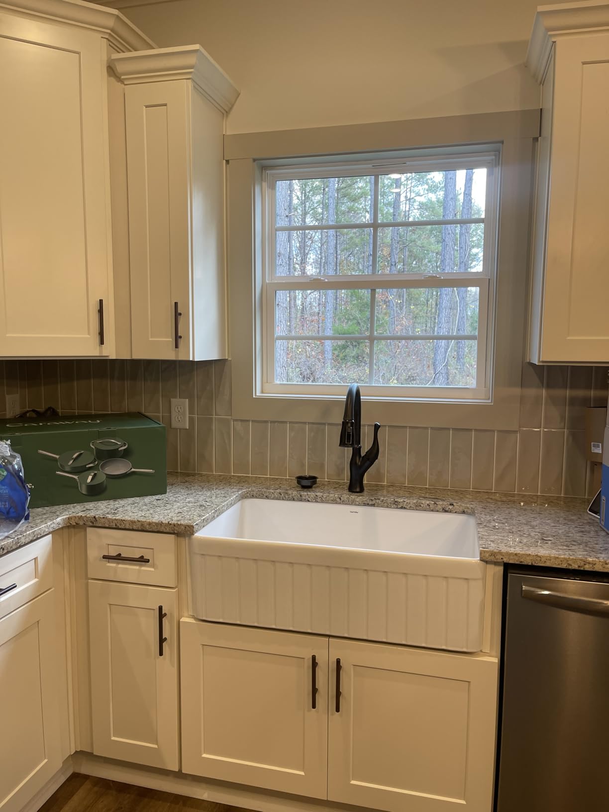 DeerValley White Farmhouse Sink Apron Front Farm Kitchen Sink 33 inch customer photo 2