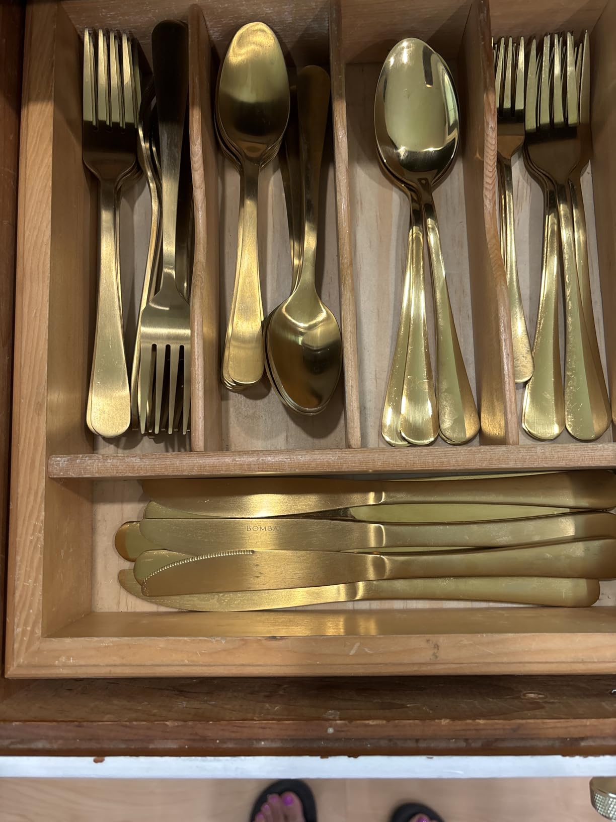 40 Piece Silverware Set Service for 8,Premium Stainless Steel Flatware Set,Mirror Polished Cutlery Utensil Set,Durable Home Kitchen Eating Tableware Set,Include Fork Knife Spoon Set,Dishwasher Safe customer photo 2