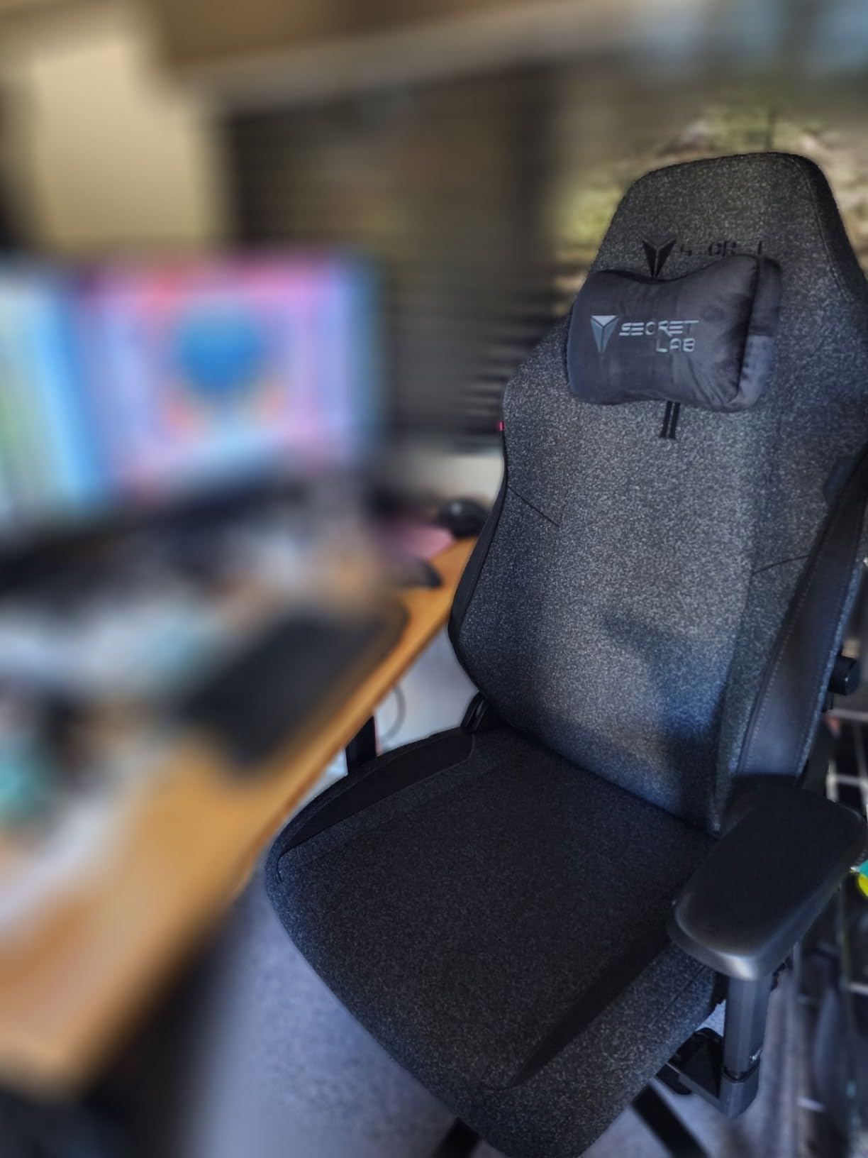 Secretlab Titan Evo XL Black3 Gaming Chair - Fabric, Black, Ergonomic | Lumbar Support, High Back, Reclining, Magnetic Head Pillow, Big & Tall (Up to 395 lbs), 4D Armrests, Height Adjustable customer photo 2