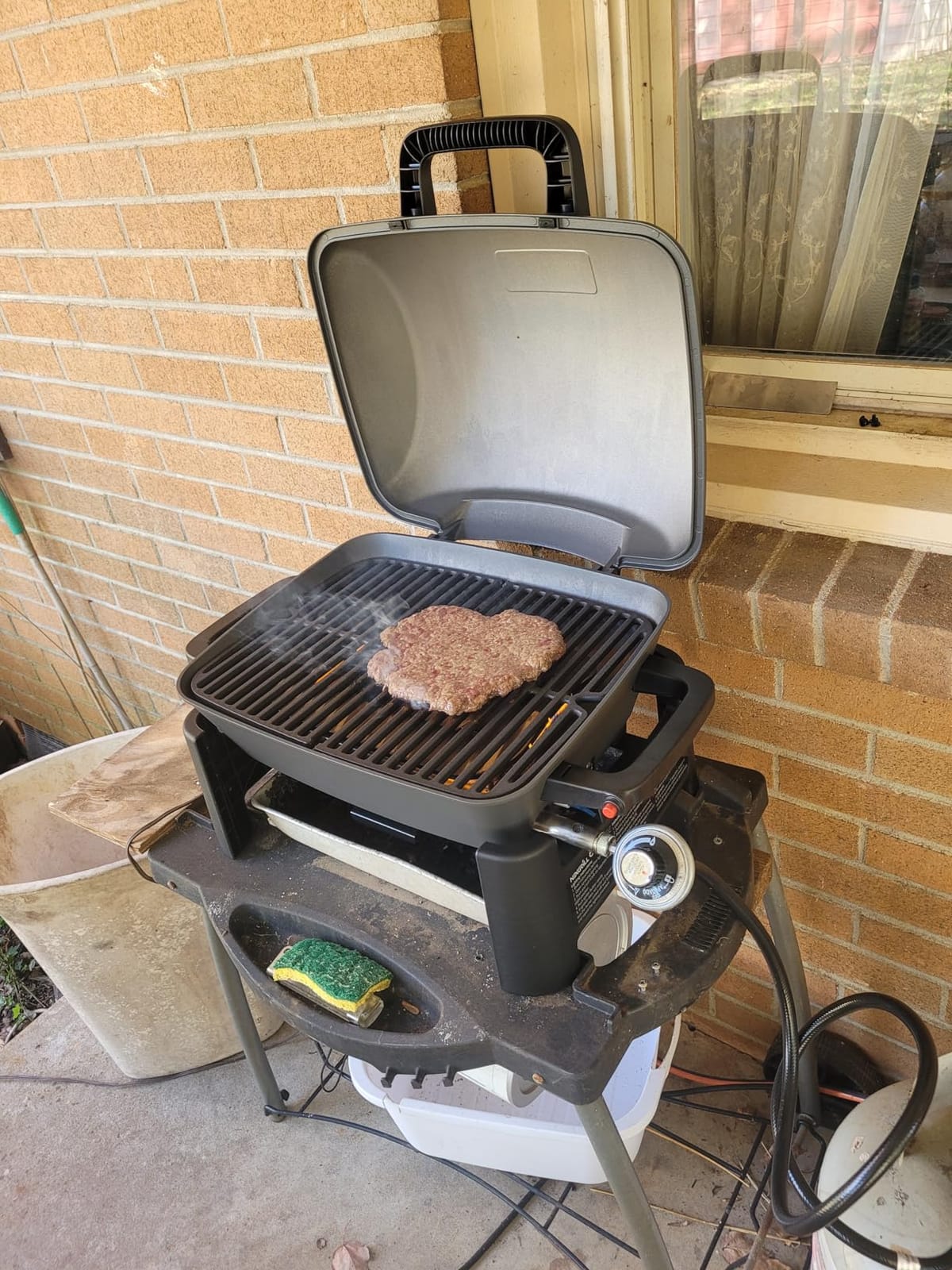 Nexgrill Tabletop 1 Burner Gas Grill, Compact with Cast Aluminum Frame | Offers 10000 BTU, Locking Lid, Piezo Ignition, 183 Sq In Cooking Space, Cast Iron Cooking Grate, For Camping & Tailgating customer photo 2