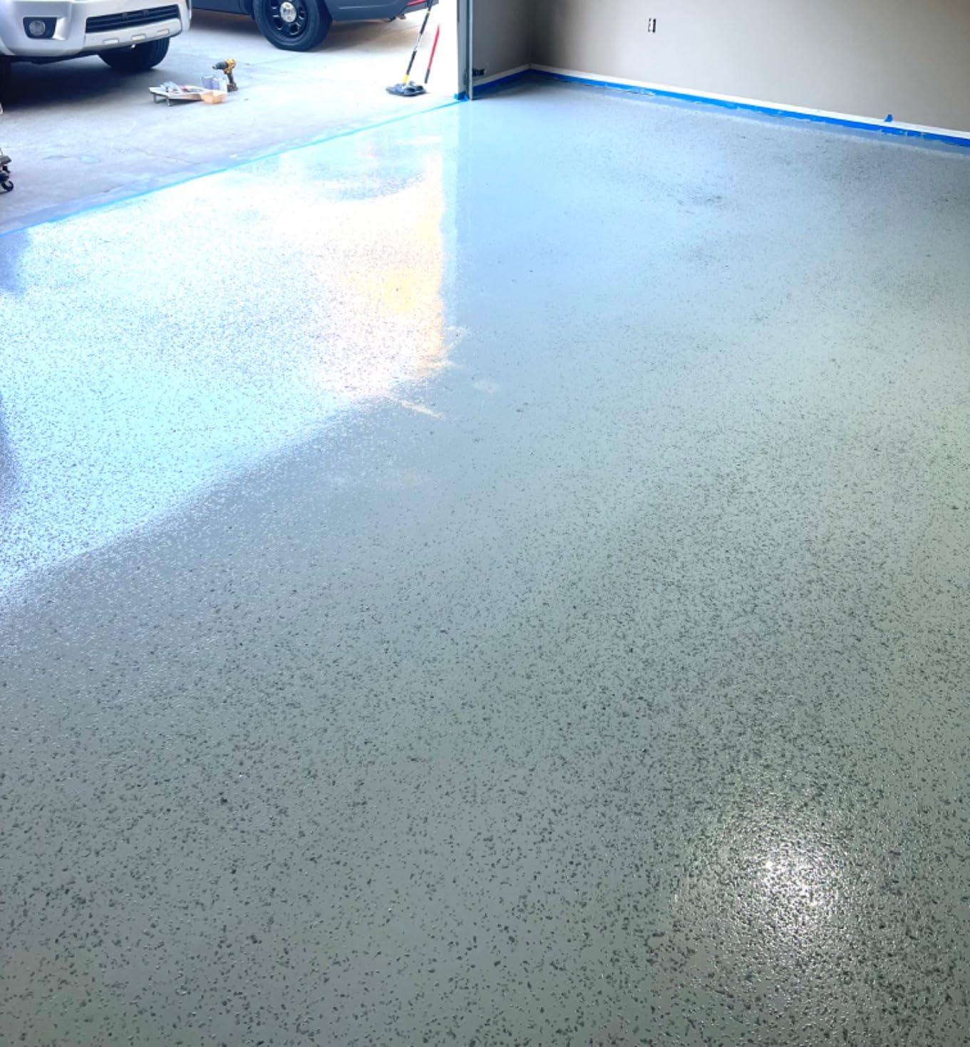 ArmorPoxy 100% Solids Garage Epoxy Floor Kit, Designer Gray, 300 Sq Ft 17pc customer photo 1