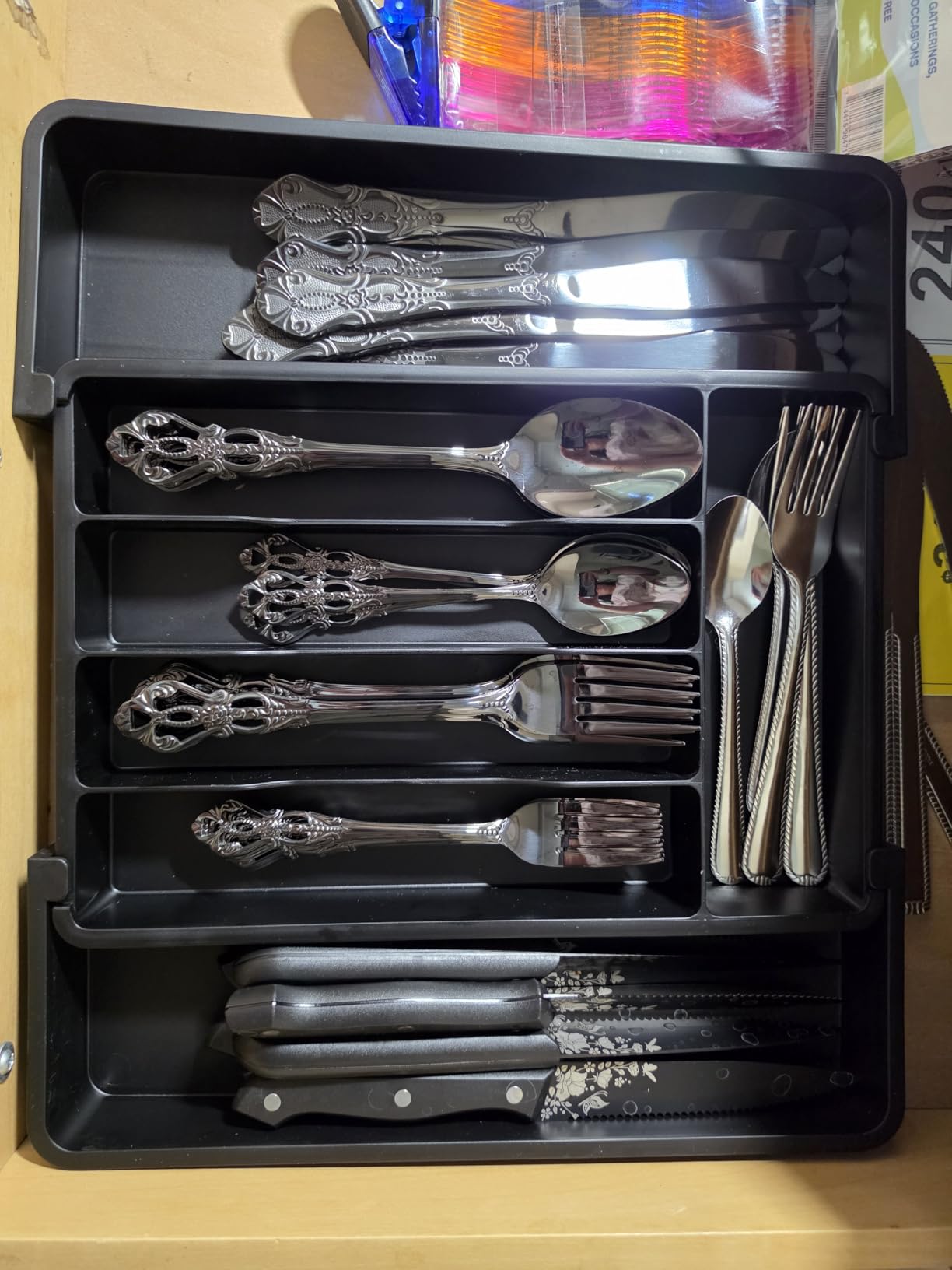Lifewit Extra Large Silverware Drawer Organizer, Expandable Utensil Tray customer photo 1