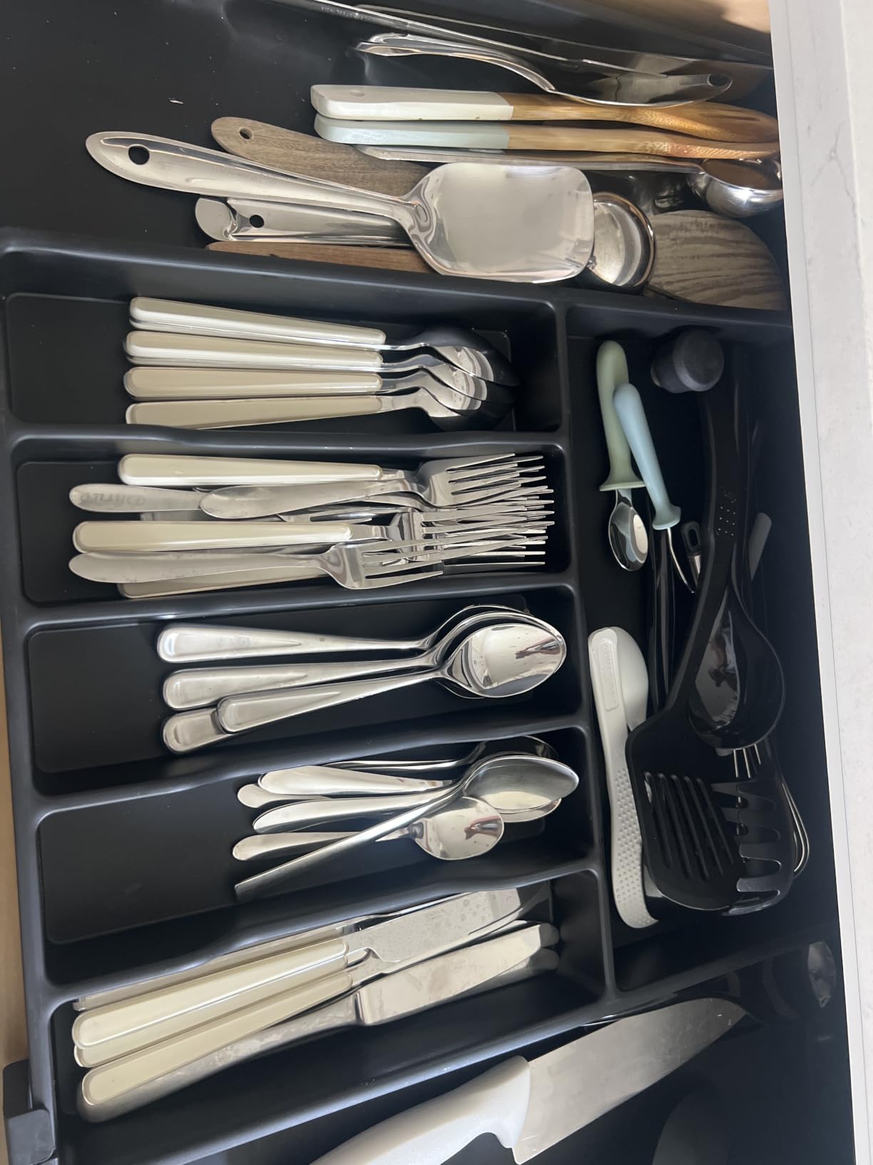Lifewit Extra Large Silverware Drawer Organizer, Expandable Utensil Tray customer photo 2
