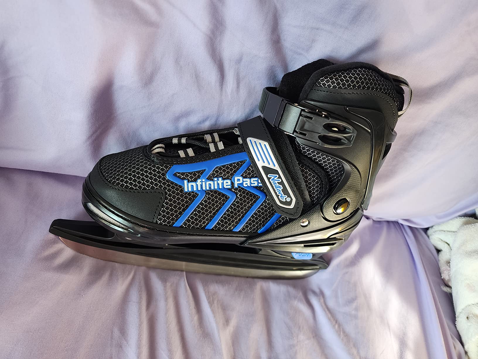 Nattork Adjustable Kids Ice Skate for Adult Boys Girls, Soft Padding and Reinforced Ankle Support Ice Hockey Skates for Beginners customer photo 2