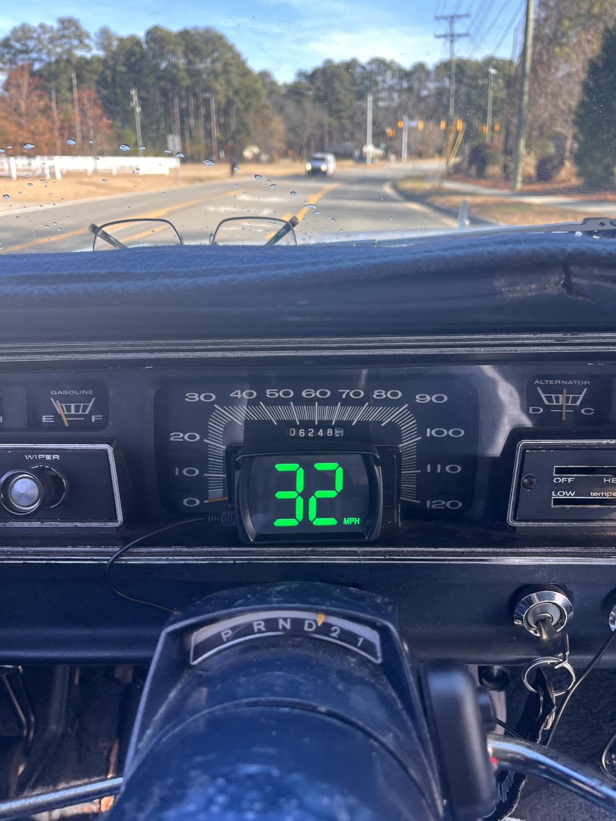 VJOYCAR New Speedometer HUD GPS Digital Speed Meter MPH Speedo Head Up Display for Cars Trucks, USB Cable Plug & Play (G20-Only Green) customer photo 2