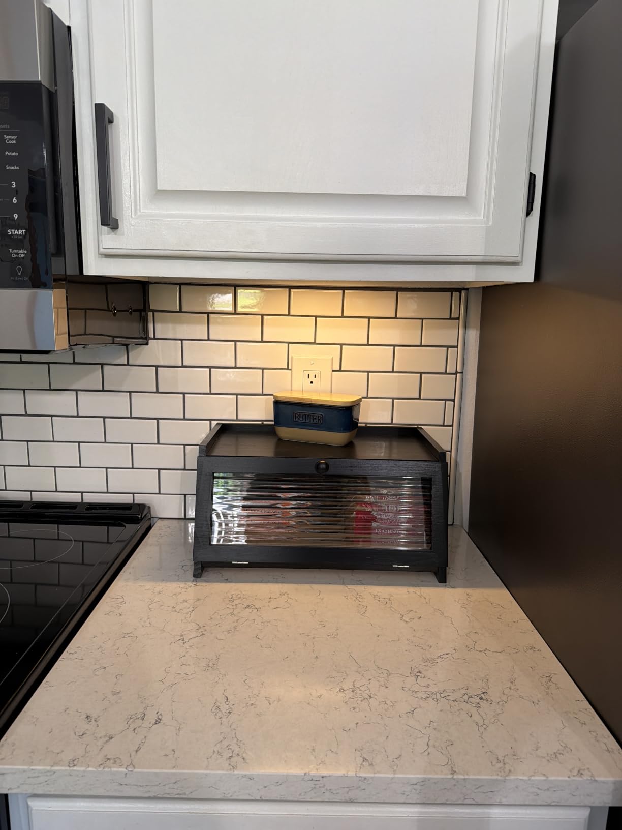 LOHASOK Bread Box for Kitchen Countertop,Black customer photo 1